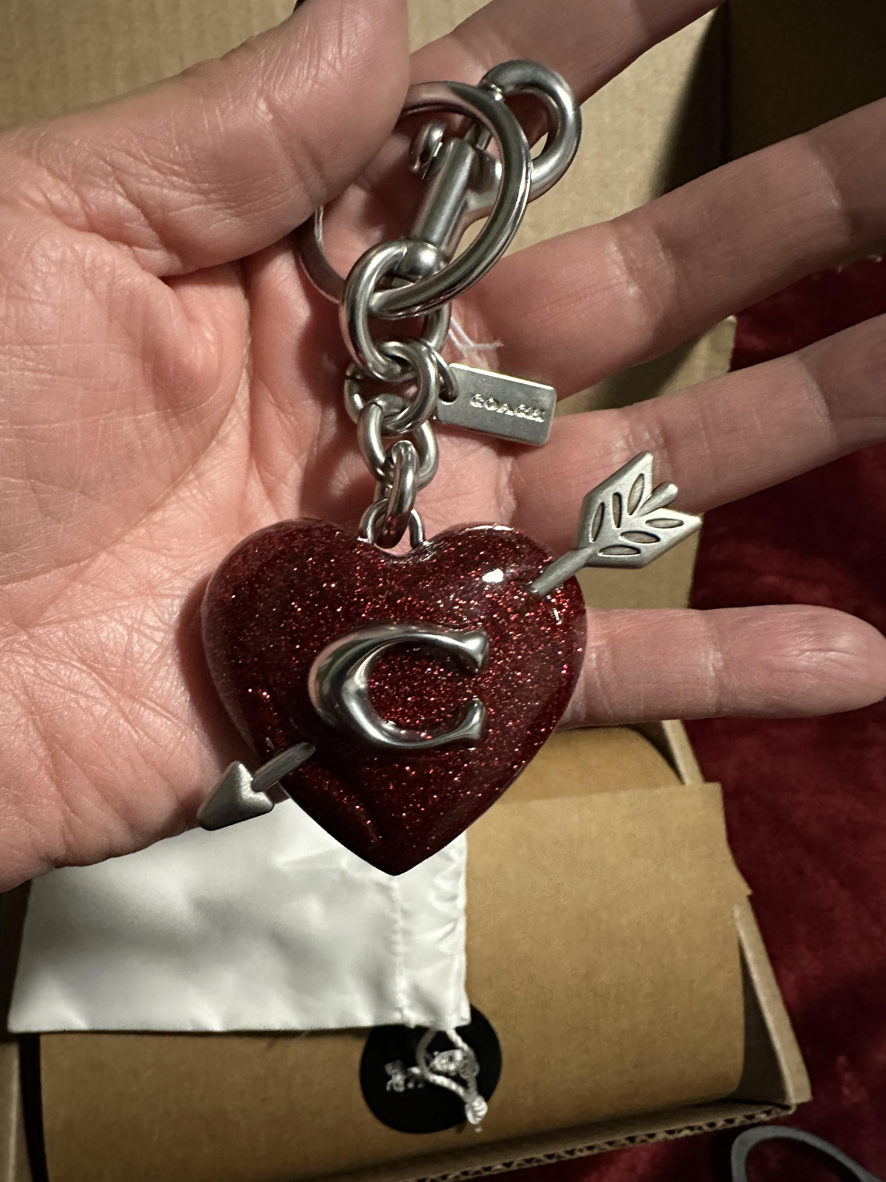 キーホルダー・キーリング coach Heart With Arrow Bag Charm COACH® | Heart With Arrow Bag Charm
