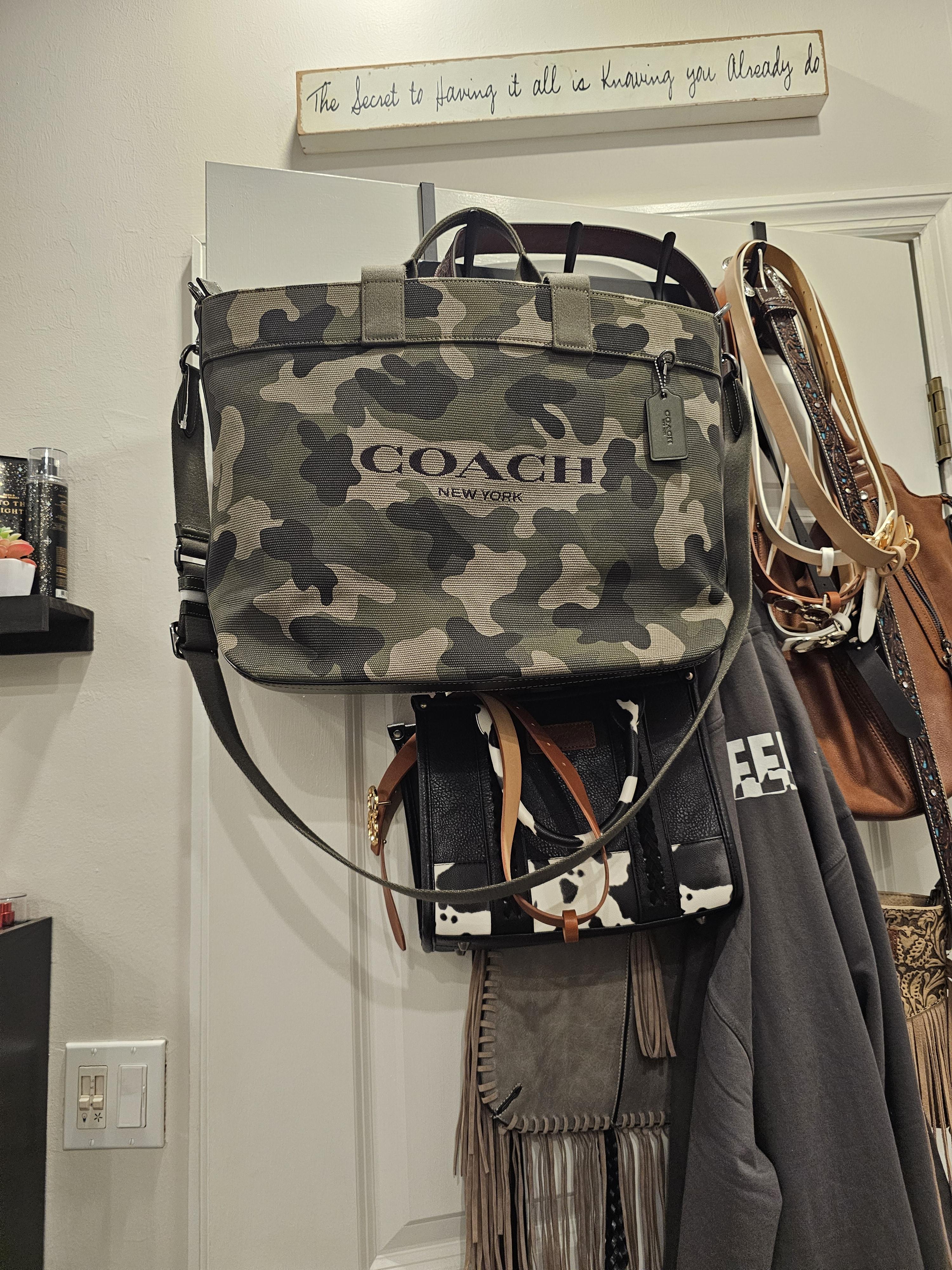✅✅✅ 専用・:*+.\(( °ω° ))/.:+coach Tote Bag 38 With Camo Print | COACH®