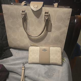 null | COACH®