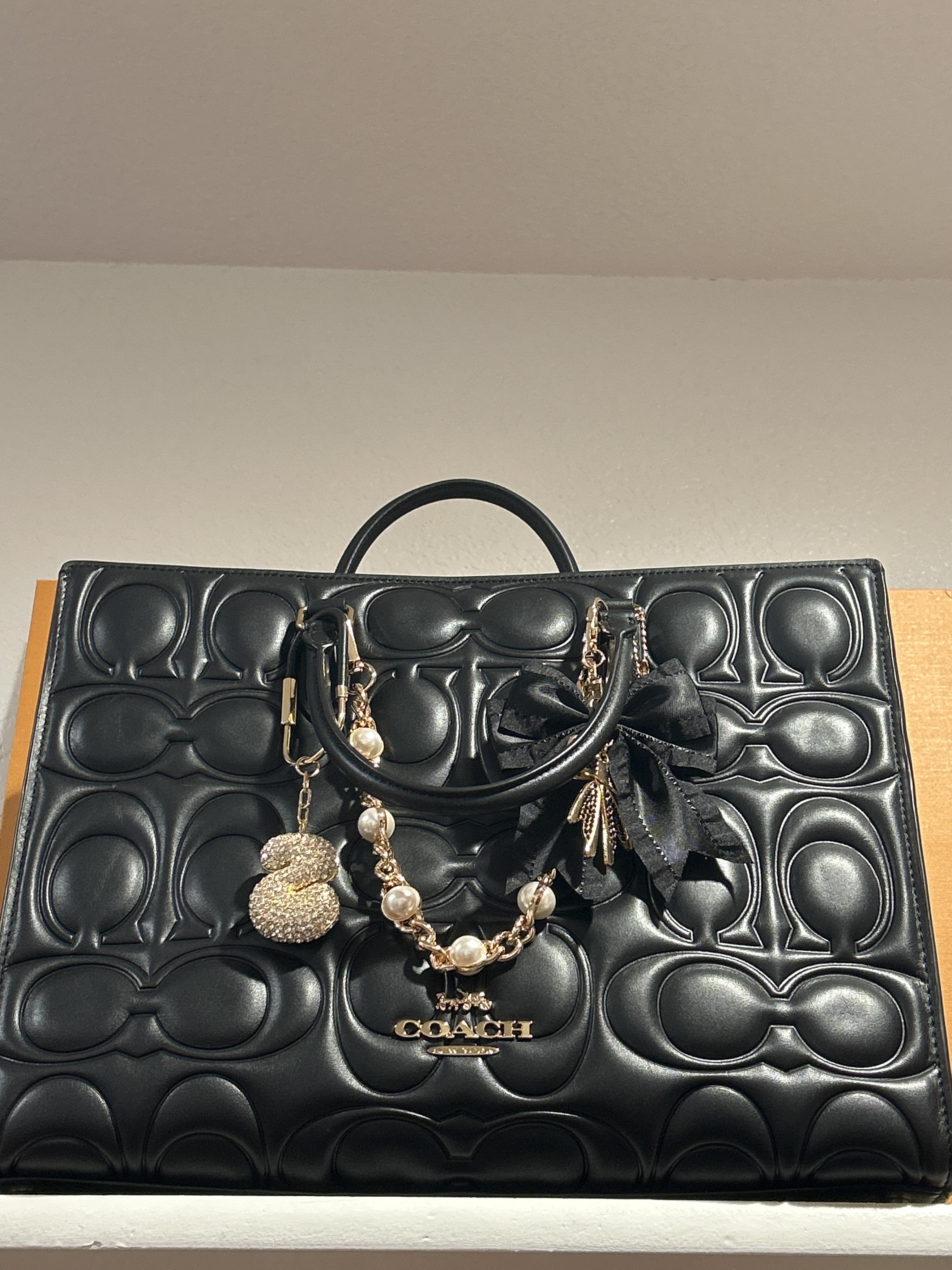 Maggie Tote Bag In Signature Leather | Bags | Coach | COACH®