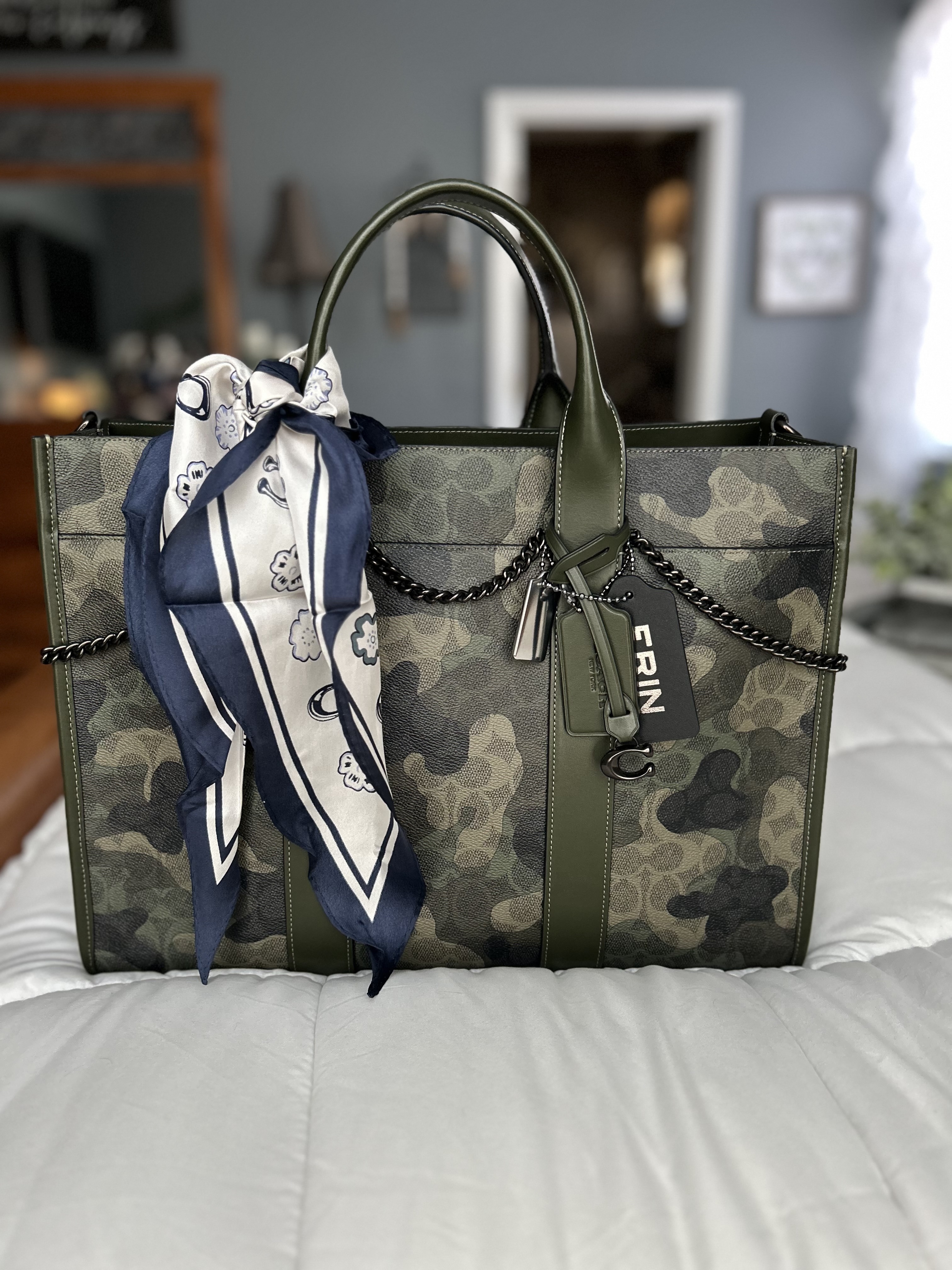 ◆Coach◆ Wesley Tote in Signature Canvas CY772 CHR COACH® | Wesley Tote In Signature Camo Print