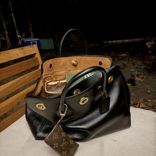 Buy Now Turnlock Tote Bag 40 | Bags | Coach | COACH®