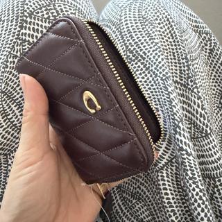 財布 COACH Legacy Jacquard F13677 Coach Accordion Zip Around Wallet Legacy Jacquard F13677 Oxblood