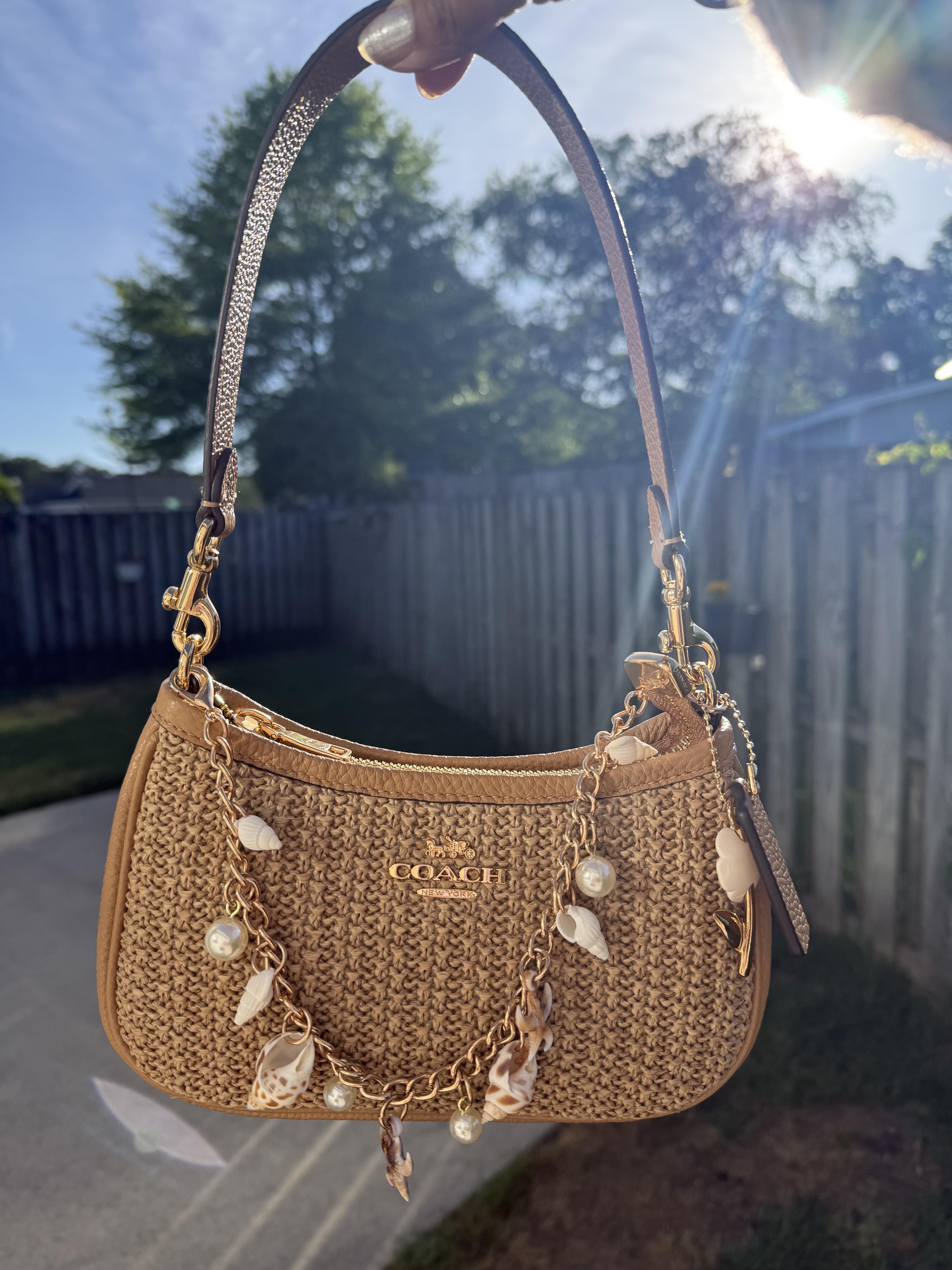 COACH ゴールド パーティバッグ　収納袋付き COACH ゴールド パーティバッグ 収納袋付き cdt65_b4yth_a5
