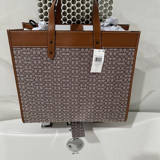 Field Tote Bag 40 With Coach Badge | COACH®