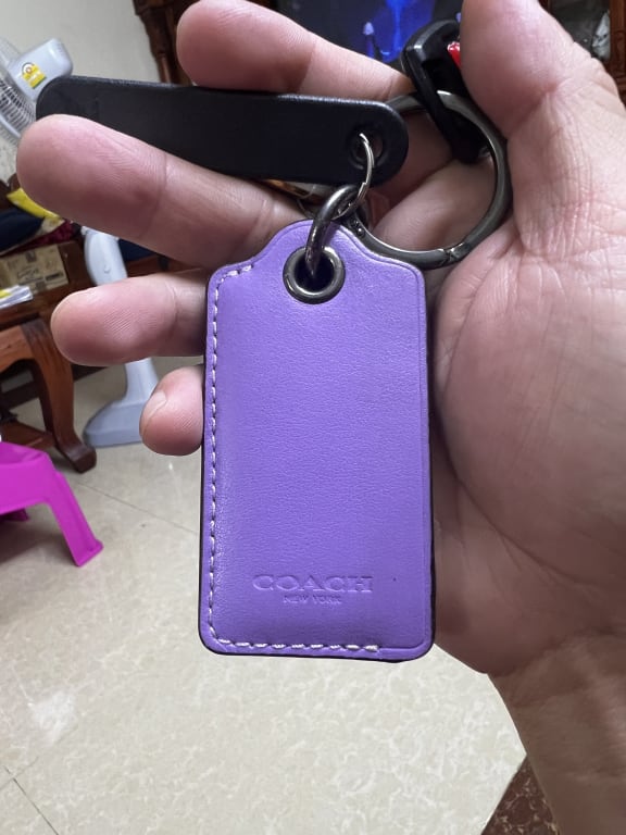 キーホルダー・キーリング COACH BOTTLE OPENER KEY FOB CB409 COACH® | Bottle Opener Key Fob With Coach Patch