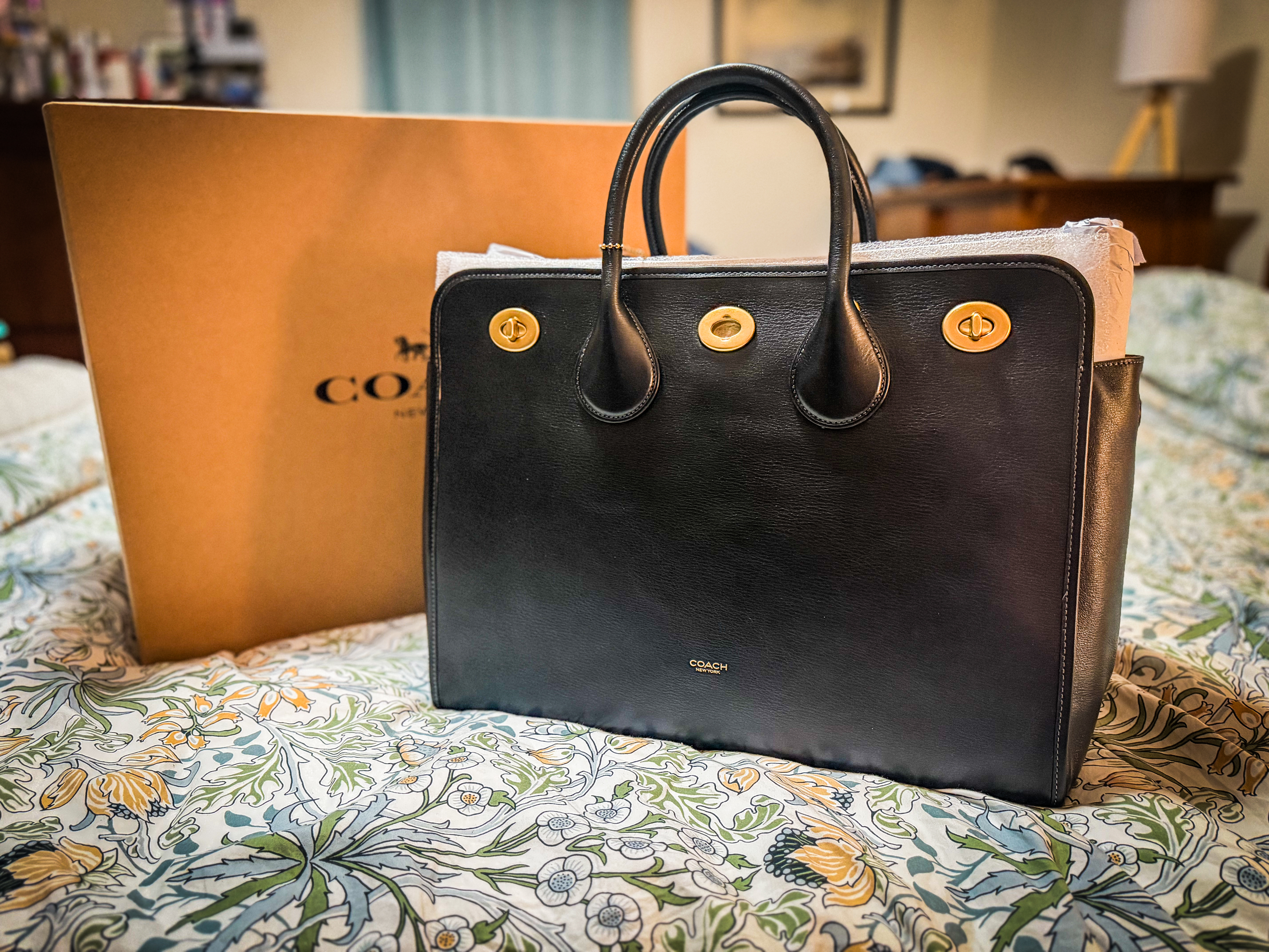 バッグ Coach Tote Bag Signature Turnlock Black Buy Now Turnlock Tote Bag 40 | Bags | Coach | COACH®