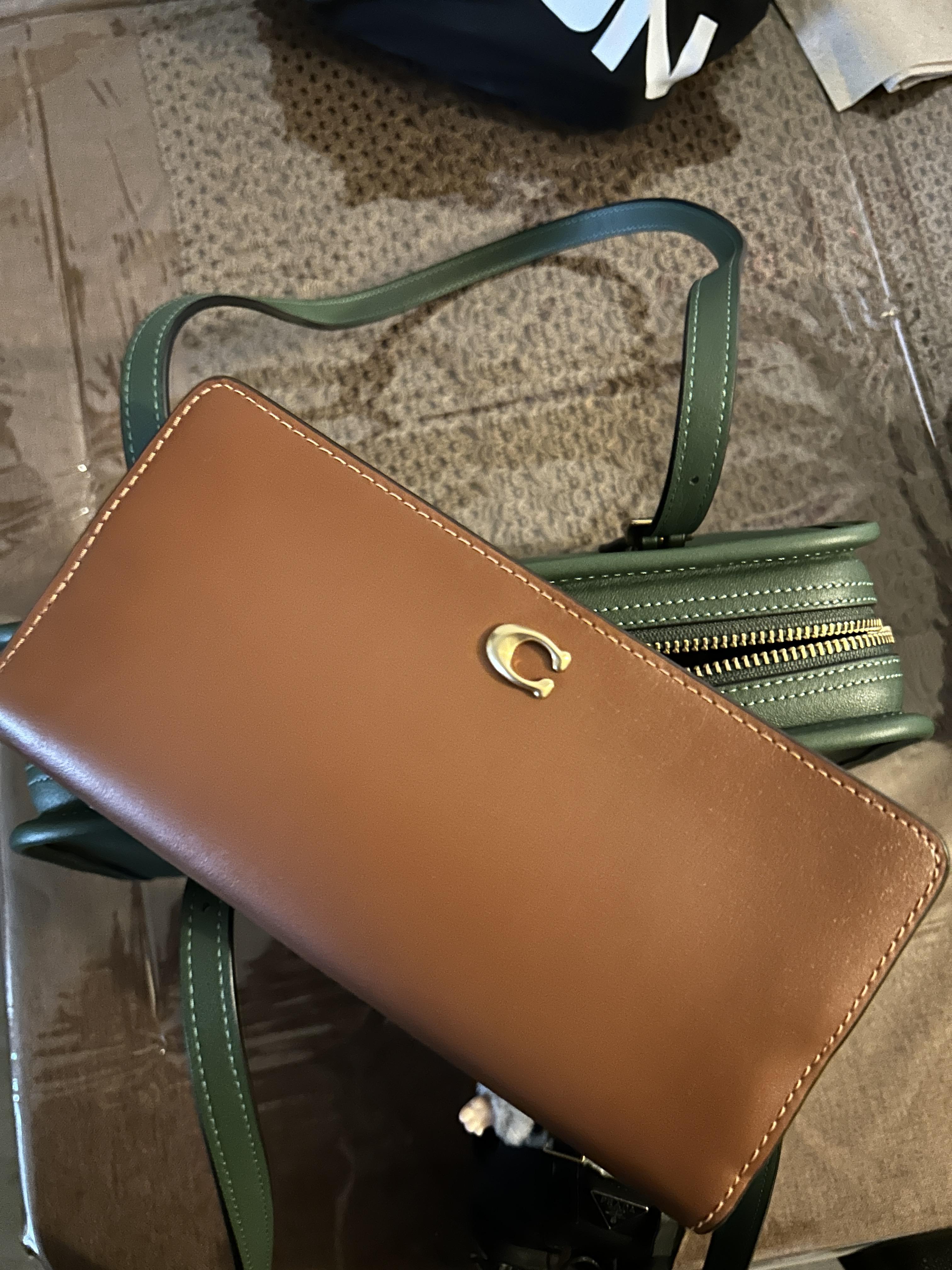 長財布 COACH Essential Slim Wallet With Sketch Print CAN84 COACH® | Essential Slim Wallet