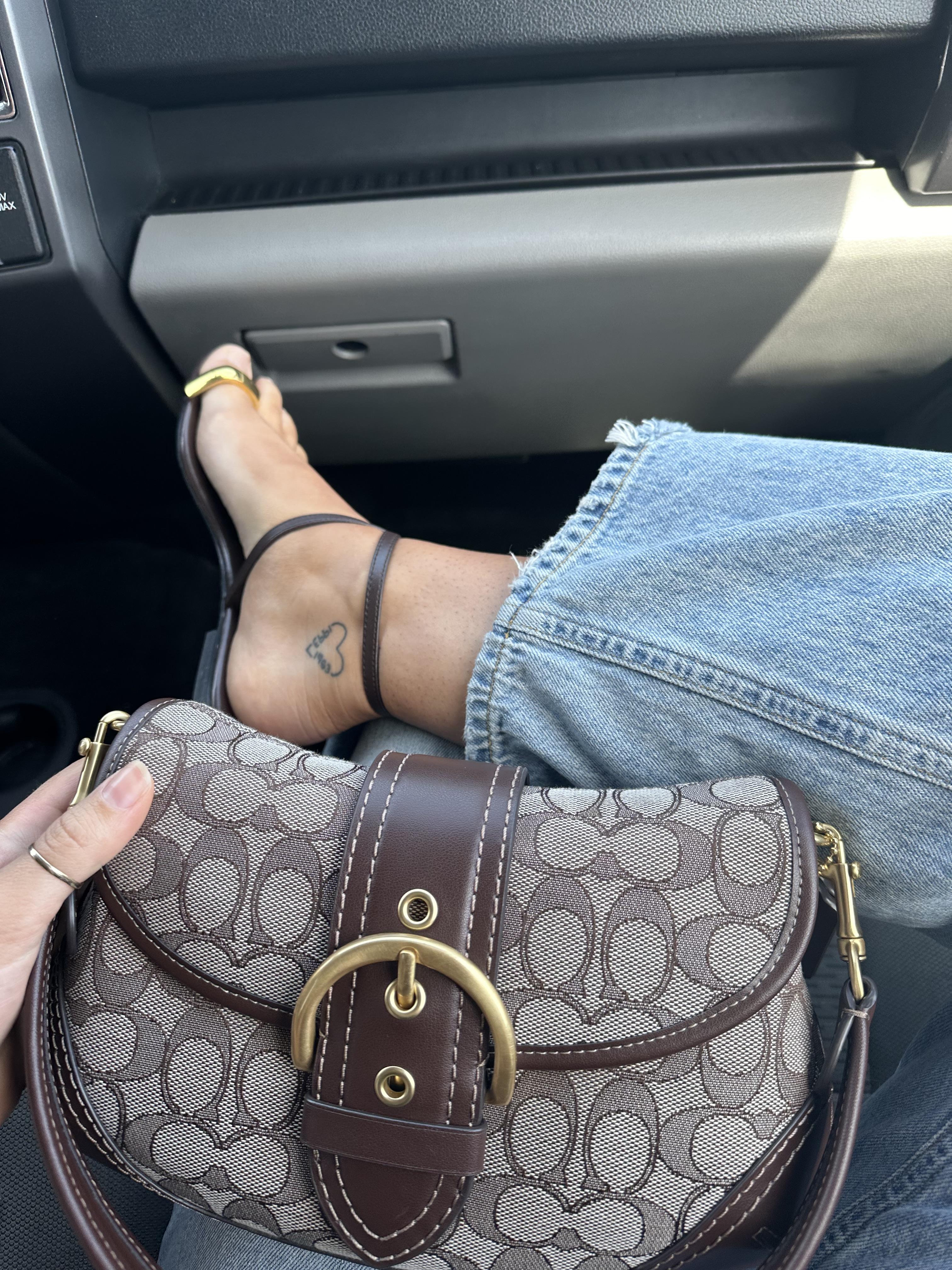 ショルダーバッグ COACH Soho Signature Shoulder Bag Y2K 2000s Coach Signature Soho Shoulder Bag 🎀🧸S♡LD🎀🧸 perfect