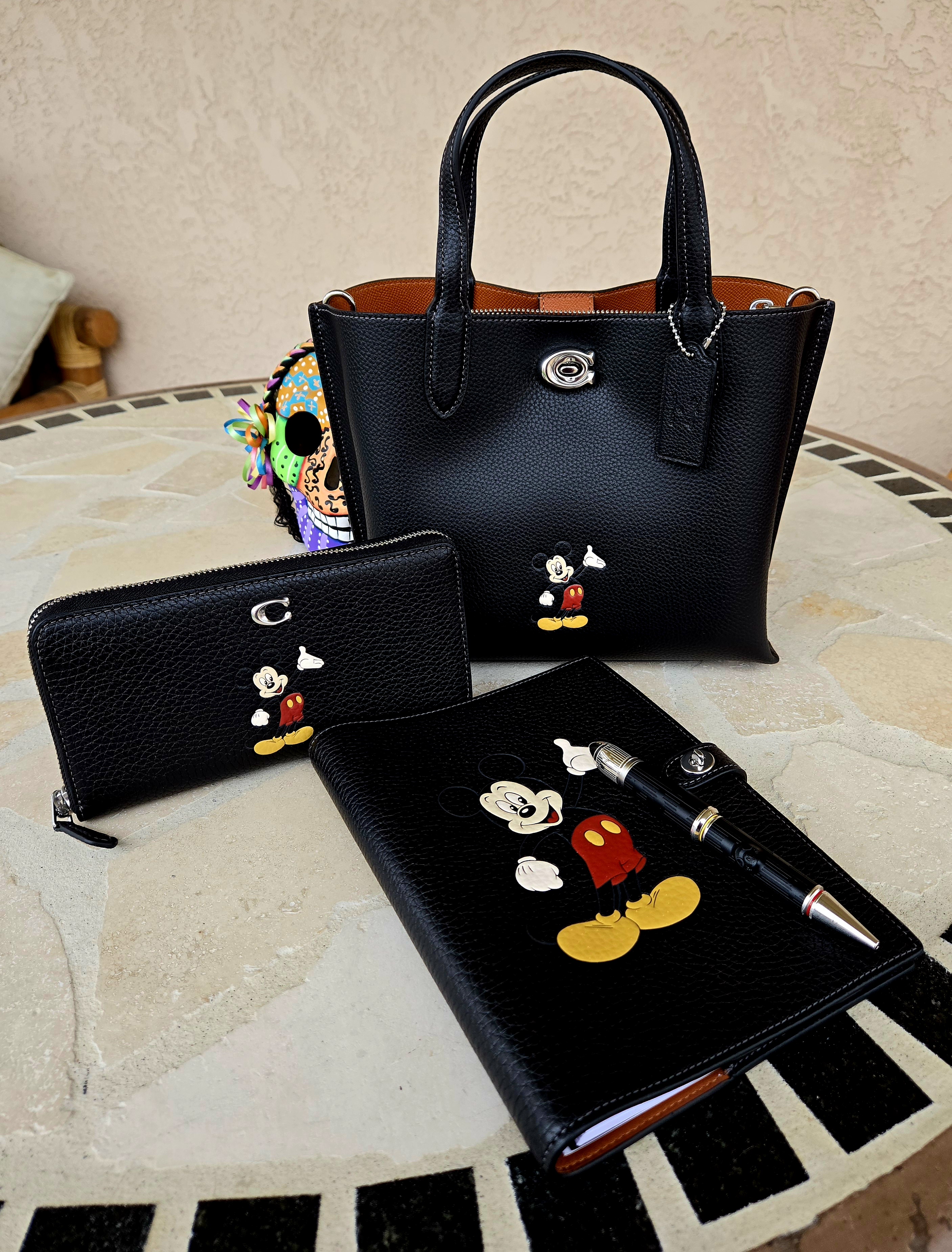 Coach＊ディズニーコラボトートバッグ＊Willow Tote Bag COACH® | Disney X Coach Willow Tote Bag 24 With Minnie Mouse