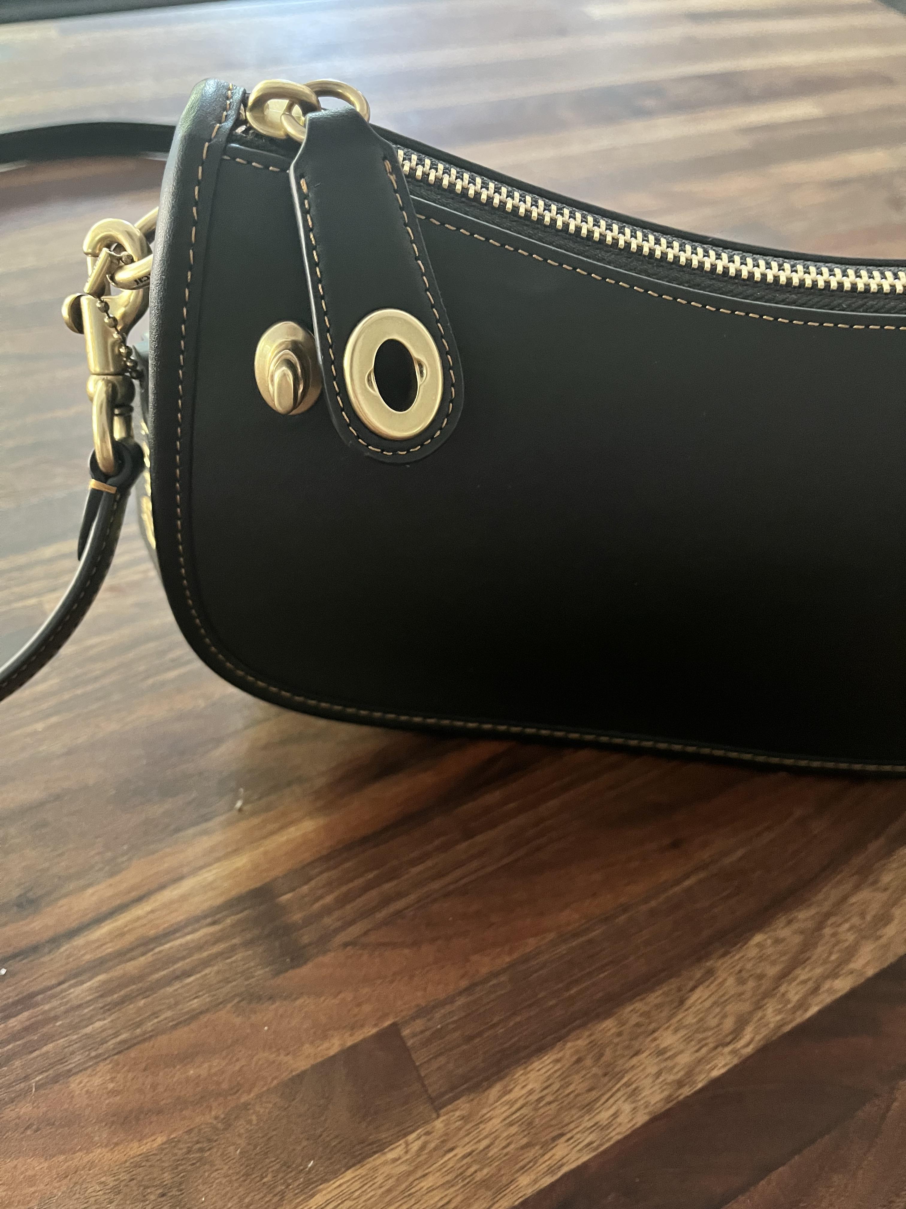 ★COACH★定番Must-have★超人気商品★Swinger Bag★バッグ COACH® | Swinger Bag