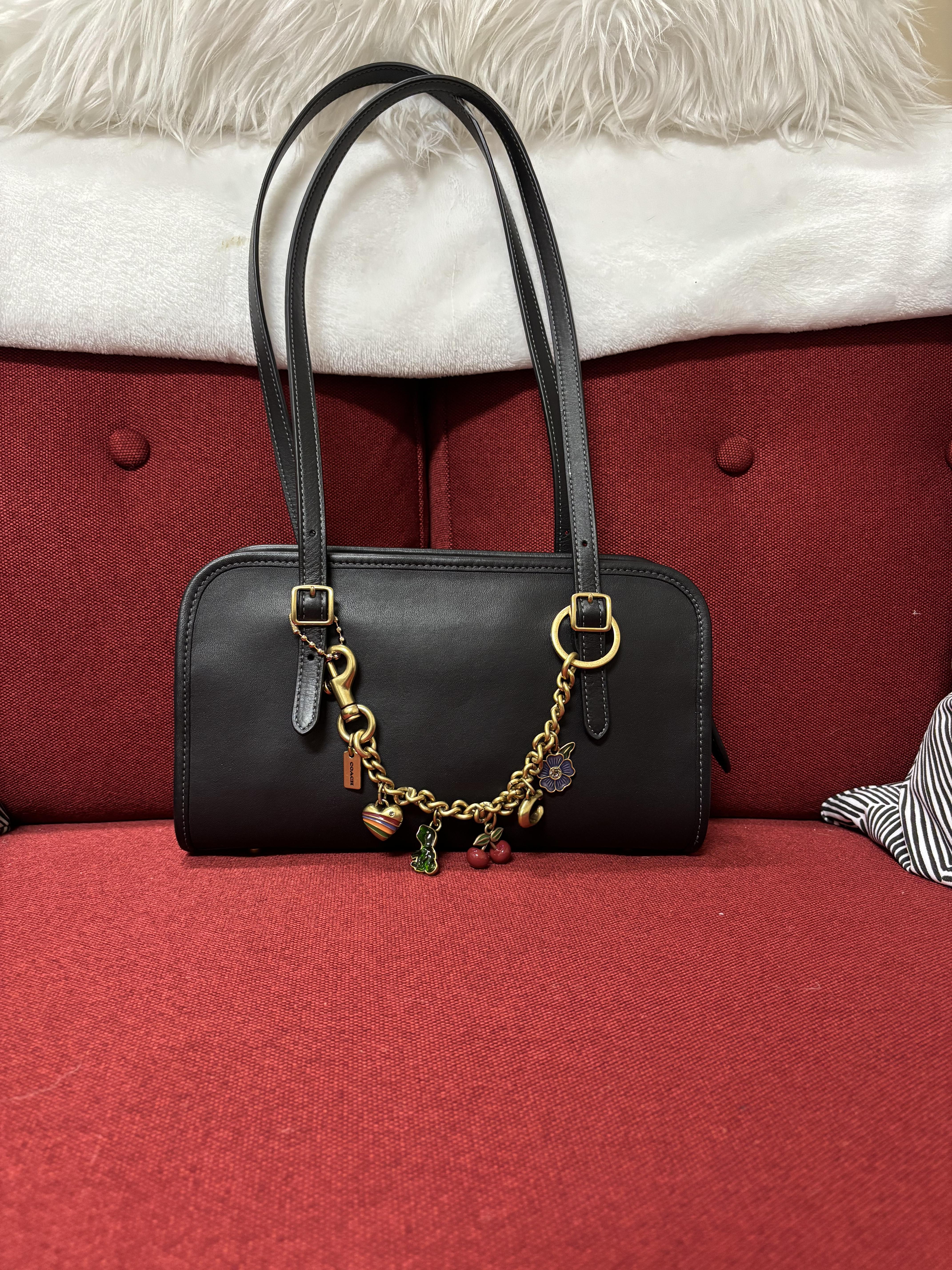 ◆Coach◆ swing zip bag CAO34 LHBLK Coach Swing Zip Leather Shoulder Bag | Neiman Marcus