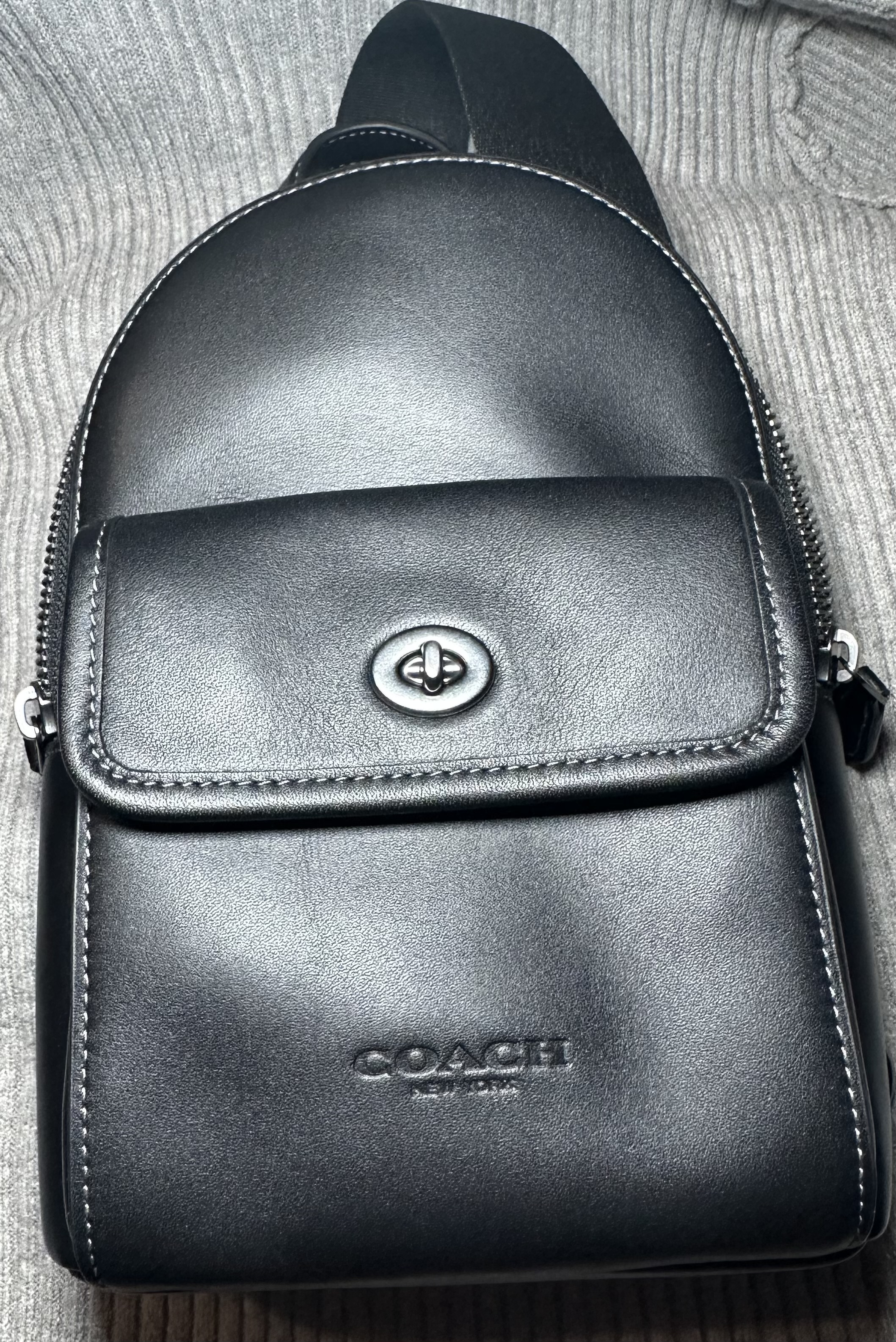 Turnlock Sling Pack | COACH®