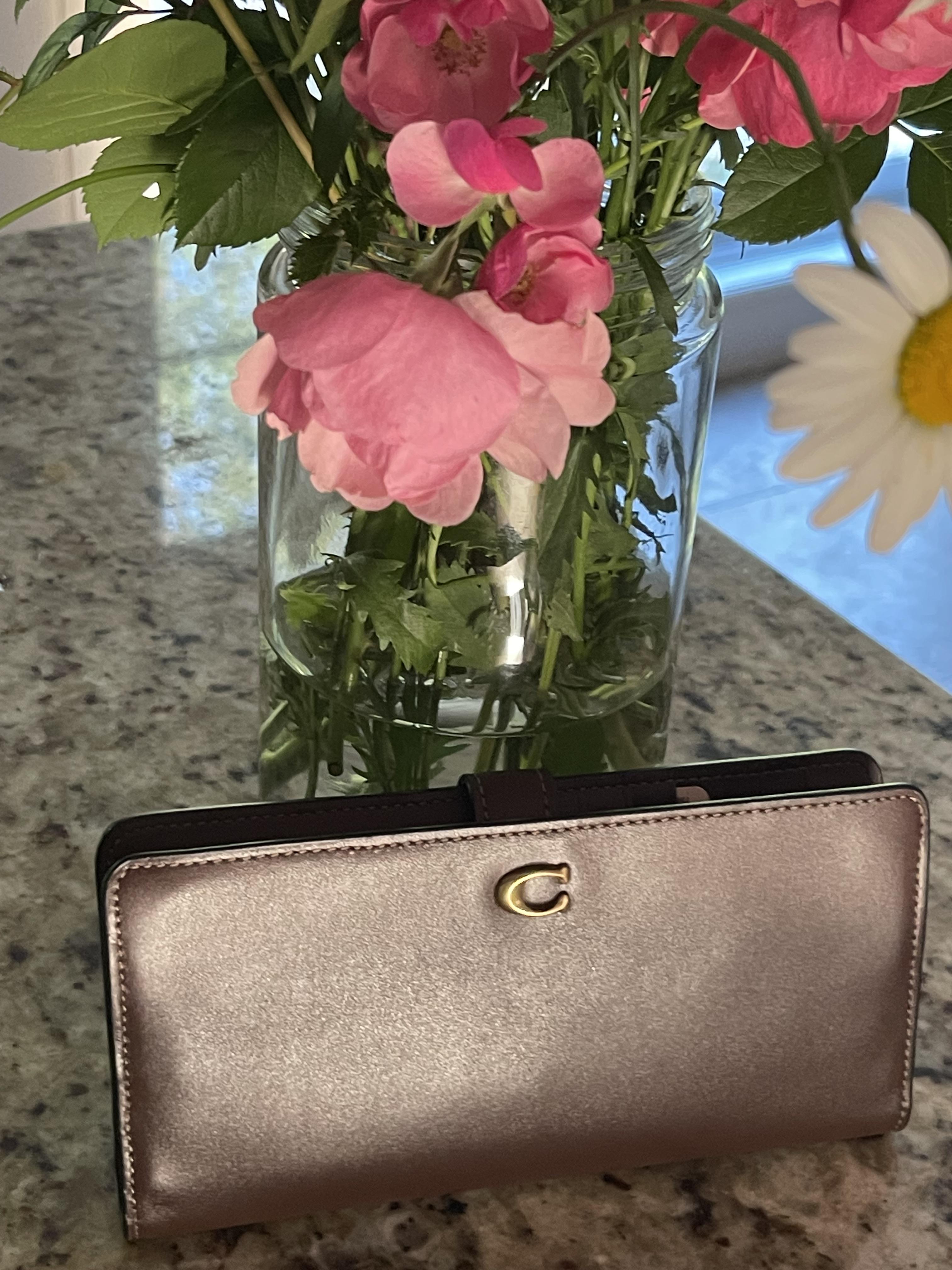長財布 COACH Essential Slim Wallet With Sketch Print CAN84 COACH® | Essential Slim Wallet