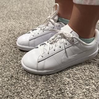 Submitted by Tommy’s running sneaks
