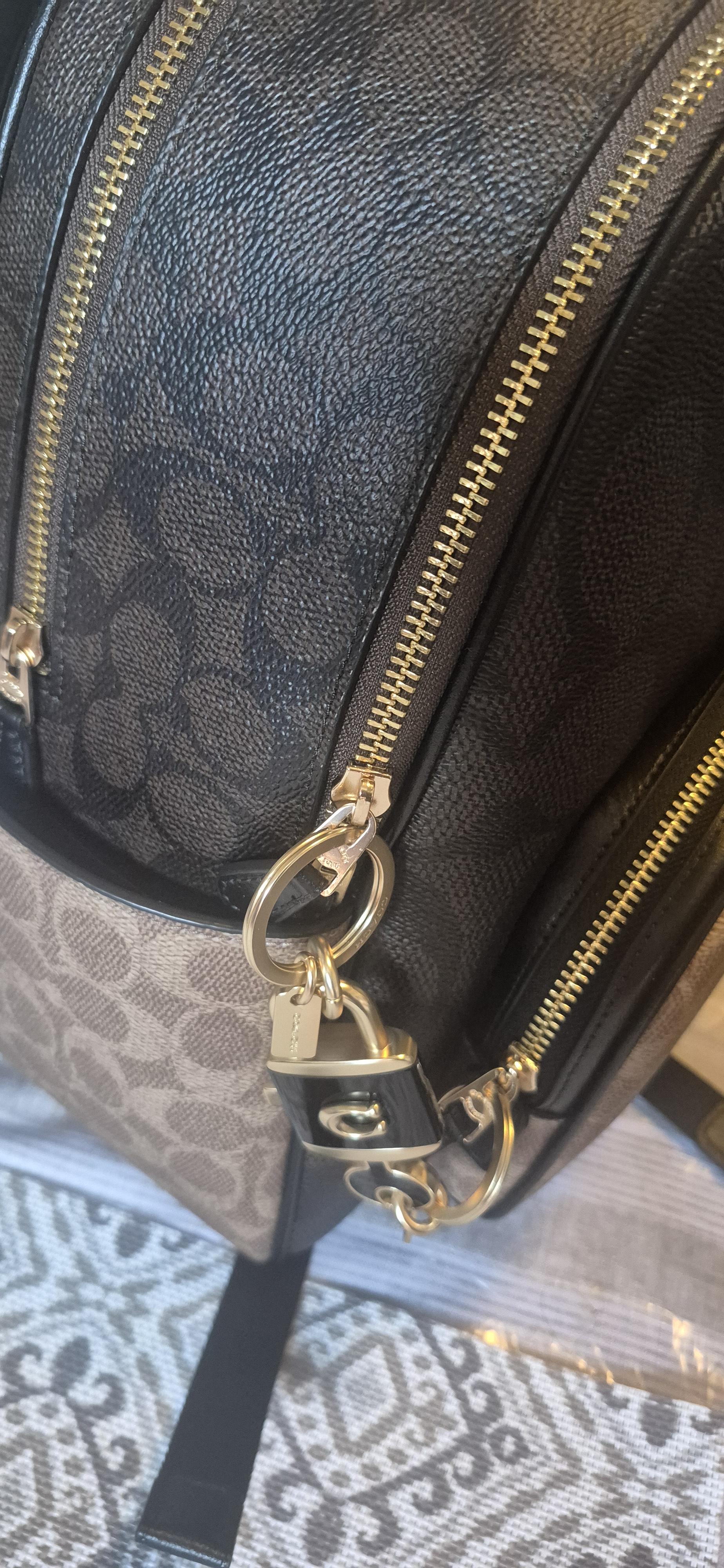 ⭐️coach⭐️ヴァーシティワッペンバックパックシグネチャースヌーピーワッペン COACH】コーチ コーティングキャンバス ぺブルレザー