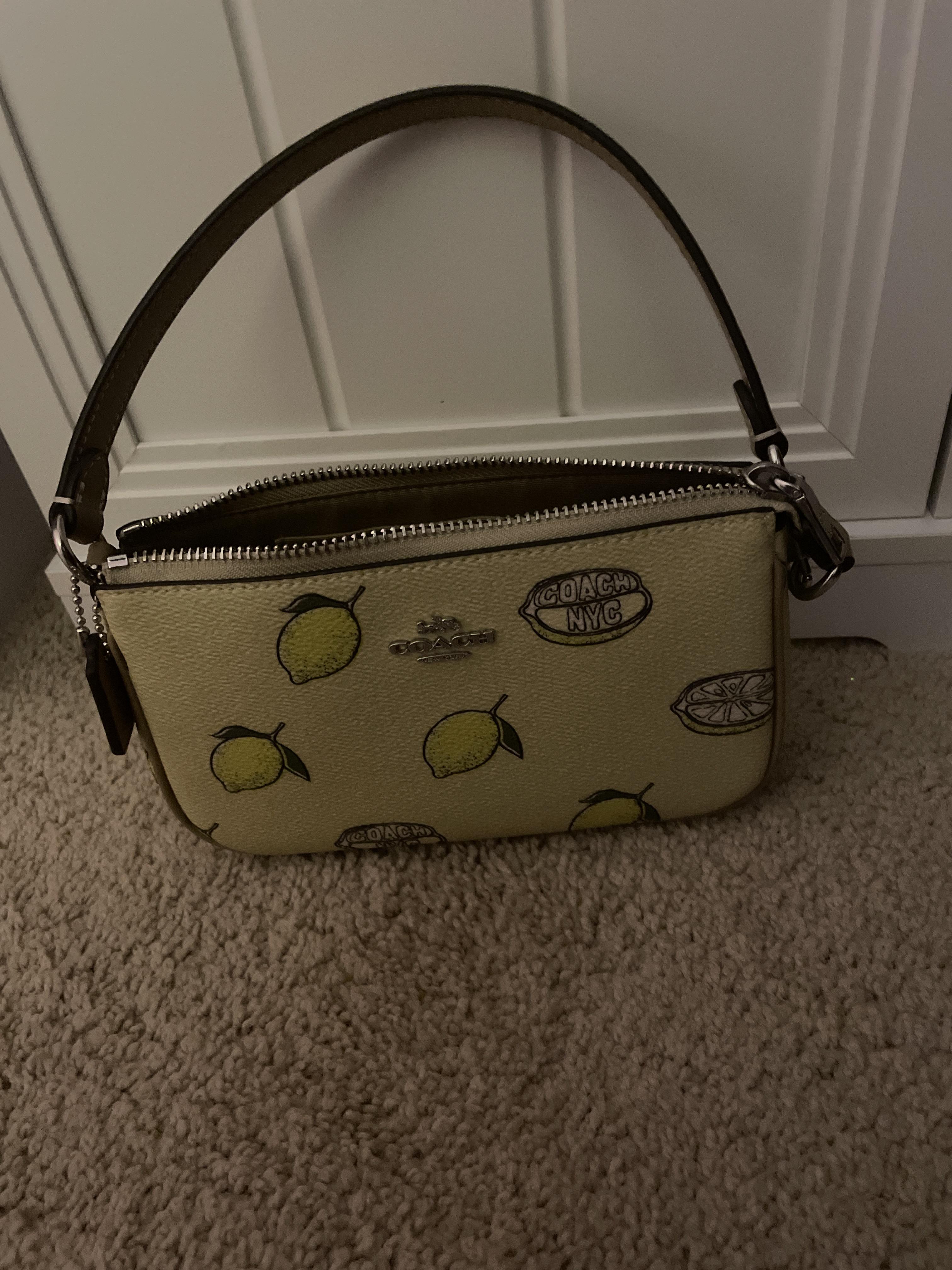 ショルダーバッグ・ポシェット Coach Nolita 19   CBK58 COACH® Outlet | Nolita 19