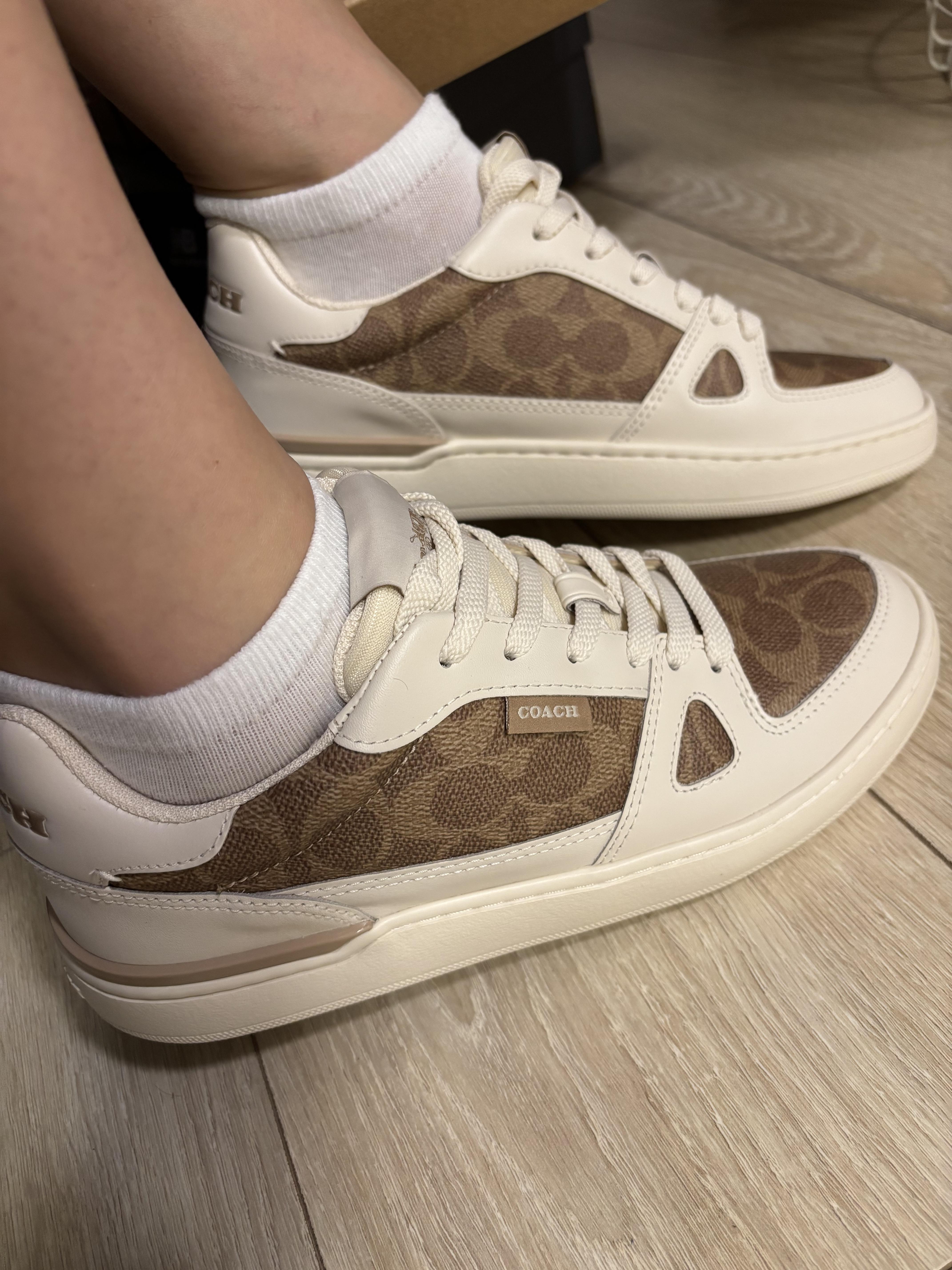 【COACH】Clip Court Low Top Sneaker In Signature Canvas COACH® Outlet | Clip Court Low Top Sneaker In Signature Canvas
