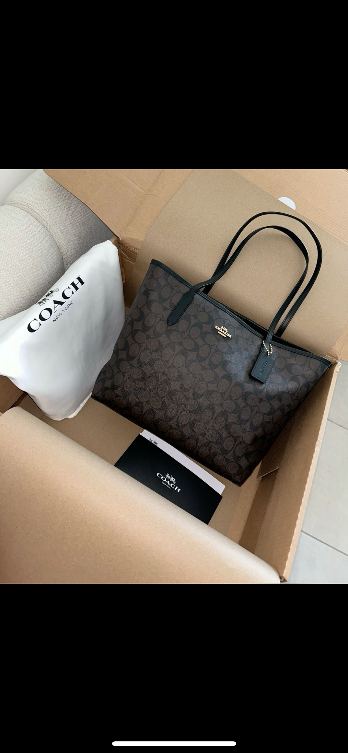 【COACH】CITY TOTE BAG シティトートバッグ A4収納可 CBG71 COACH® Outlet | City Tote Bag In Signature Canvas With