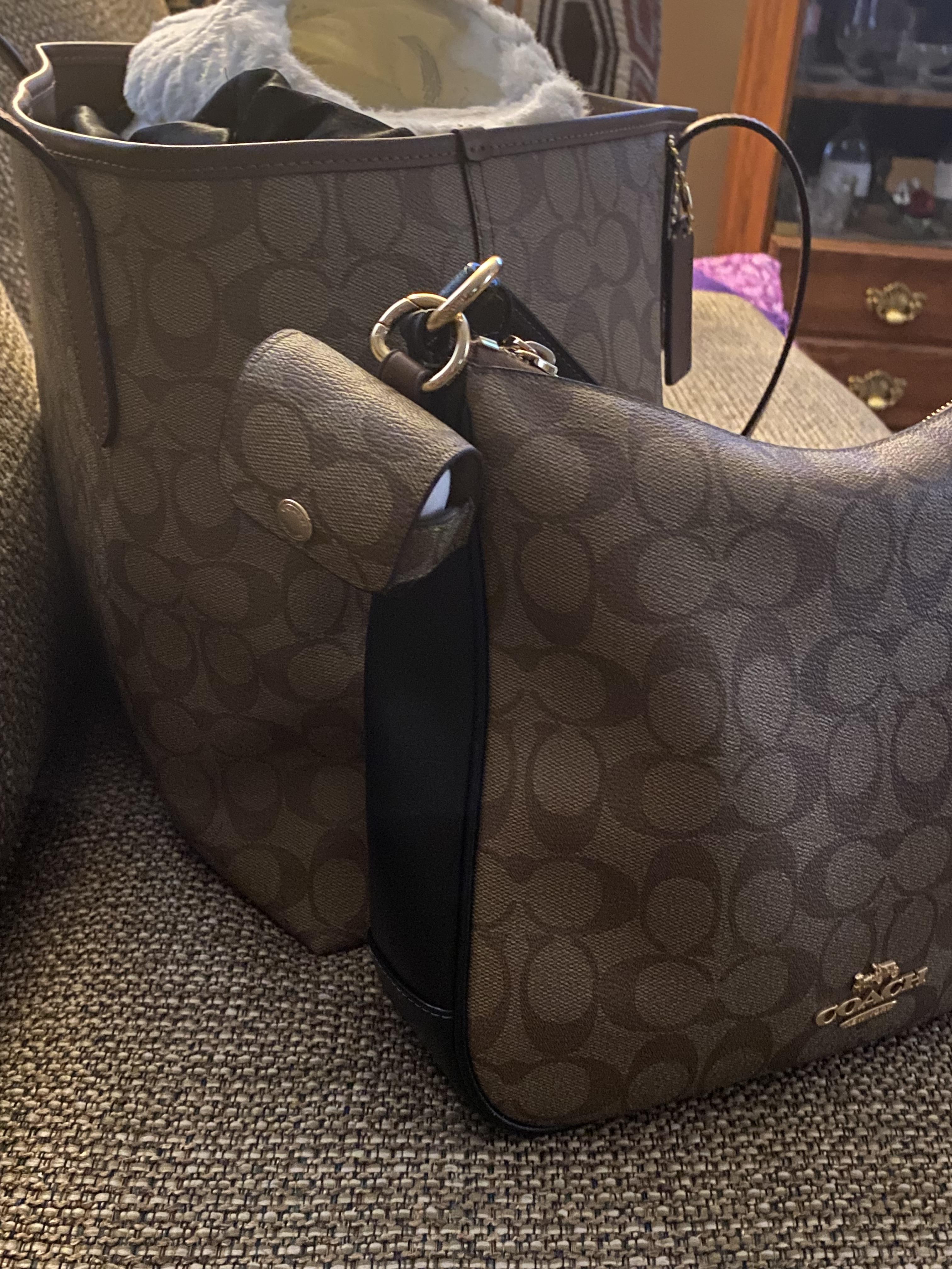 【Coach】Large Wireless Earbud Case ◆国内発送◆ Coach Large Wireless Earbud Case In Signature Canvas | eBay