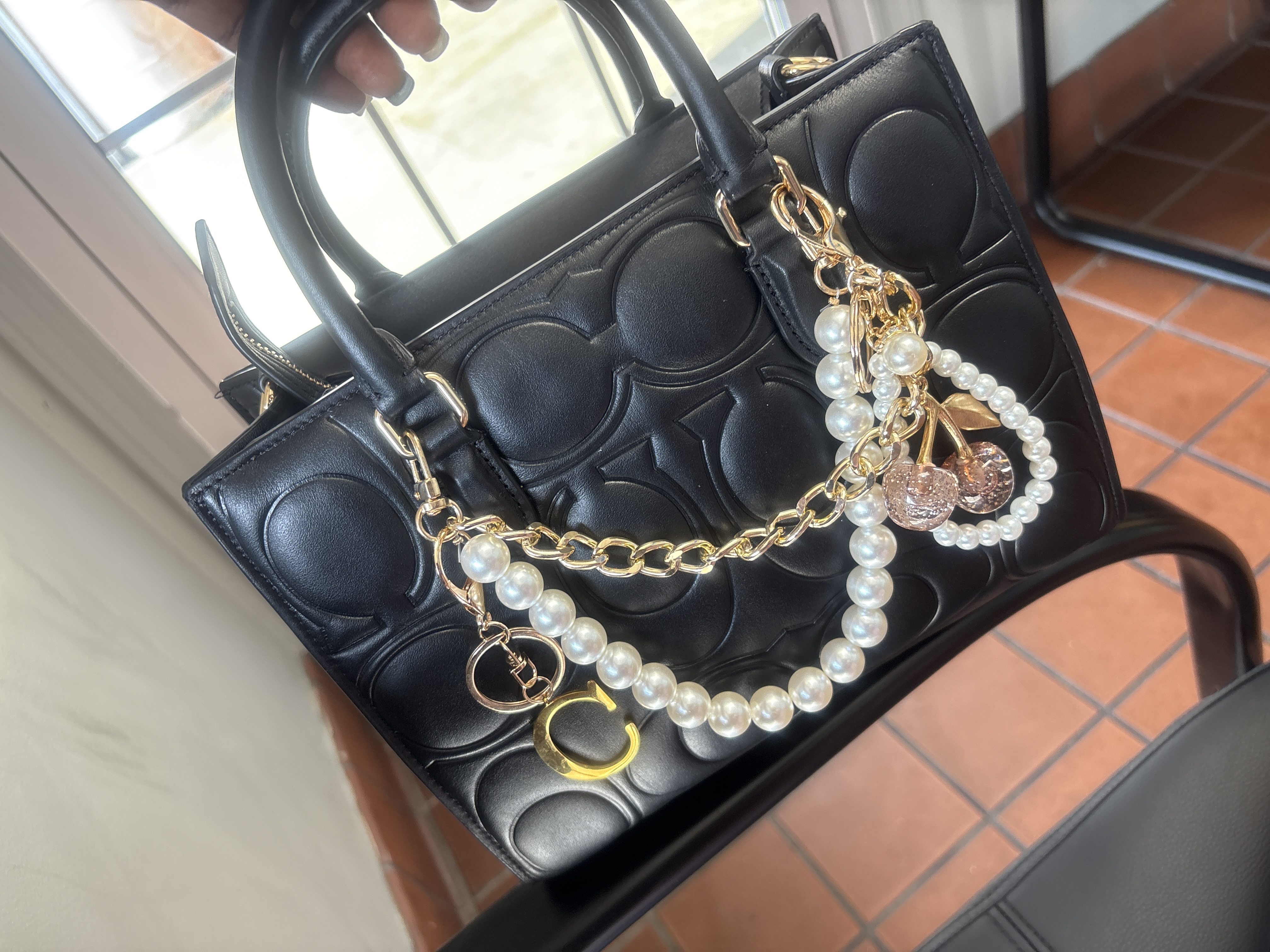 【COACH】Maggie スモール トートバッグ ブラック CY670 NWT Coach Maggie Small Tote Bag In Signature Leather CY670