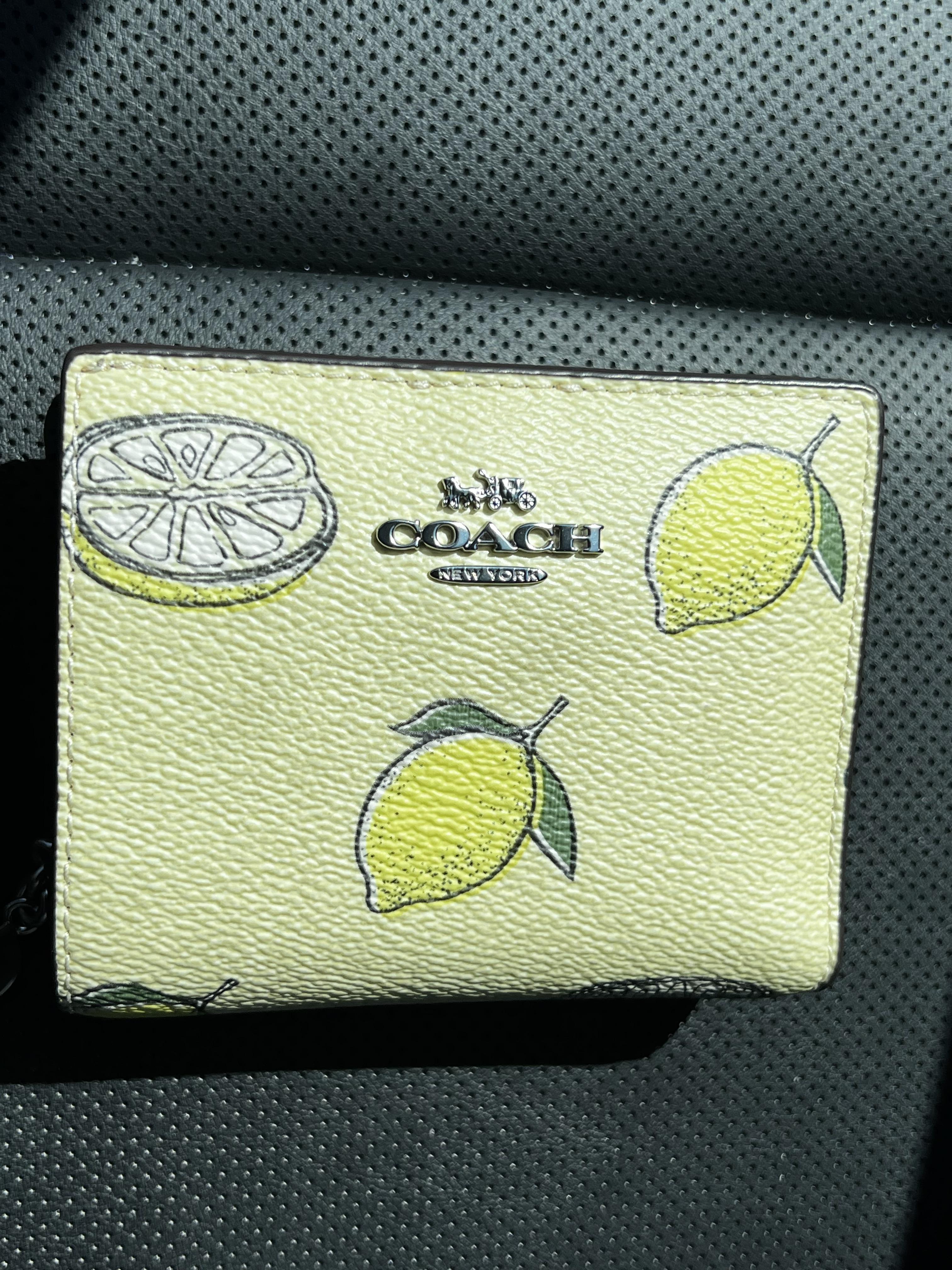 【COACH】二つ折り財布 Snap Wallet With Lemon Print COACH® Outlet | Snap Wallet With Lemon Print
