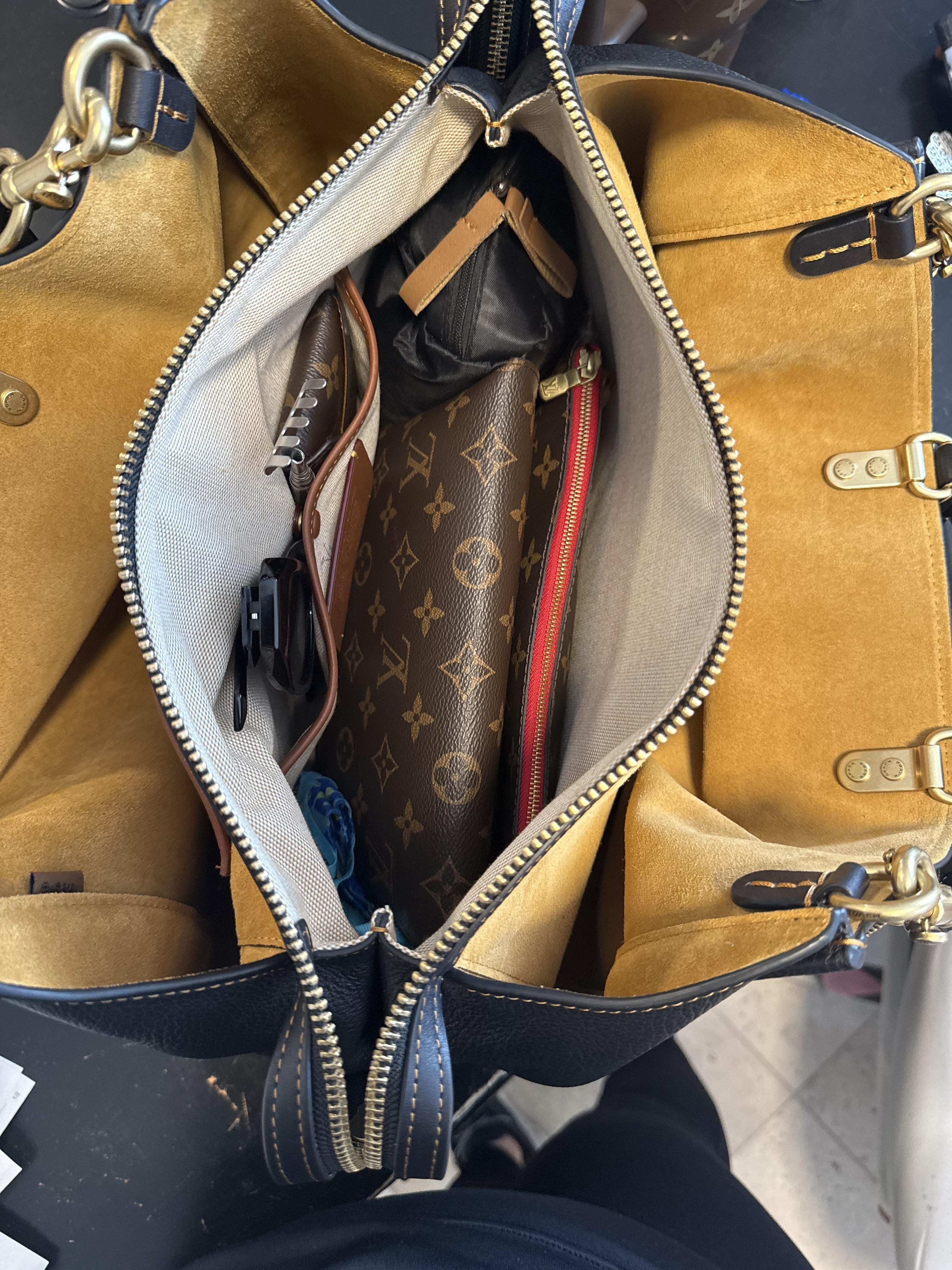 【COACHブティック】●NEW！●ローズ プリント スモール 31825 公式】COACH – コーチ | ローグ バッグ 25 カラーブロック