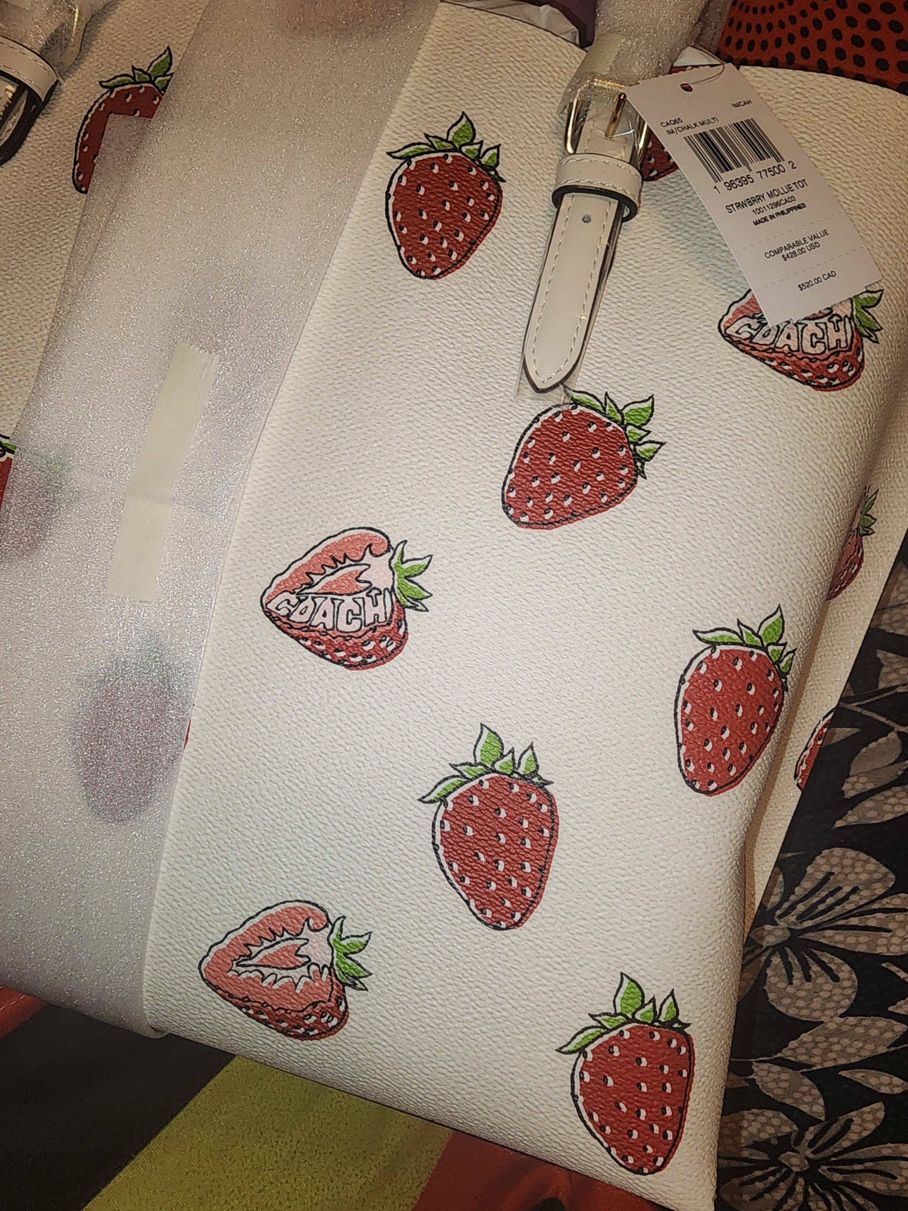 Coach Mollie Tote Bag CAQ65 モリー トート バッグ フルーツ柄 COACH® Outlet | Mollie Tote Bag With Strawberry Print