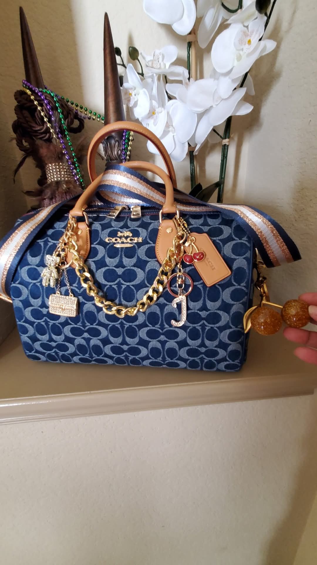 バッグ Coach Denim Tonal Signature Satchel Bag New! Coach Large Rowan Satchel in Denim Reveal - YouTube