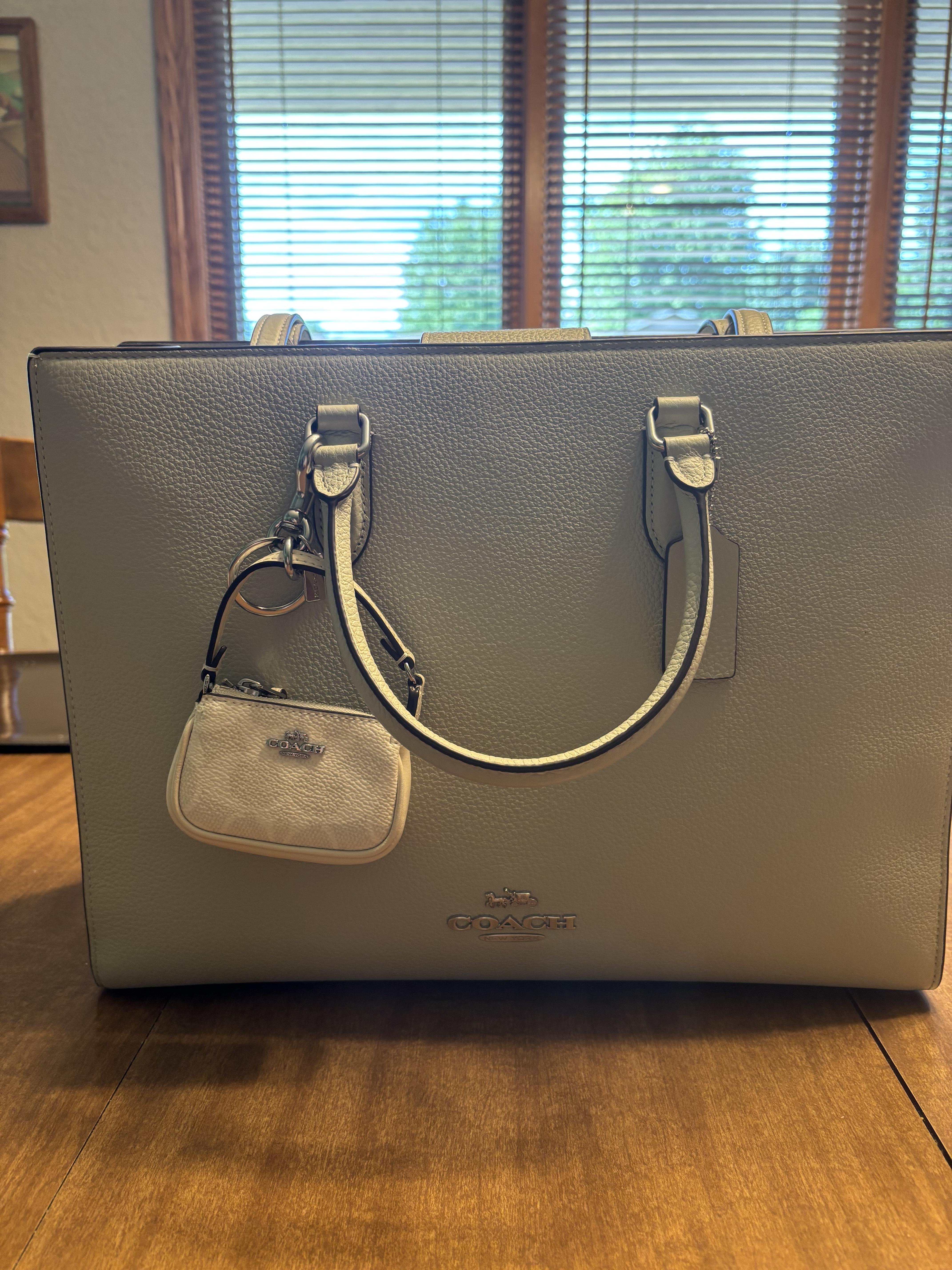 【国内発送】coach＊Maggie Tote Bag In Colorblock COACH® Outlet | Maggie Tote Bag In Colorblock