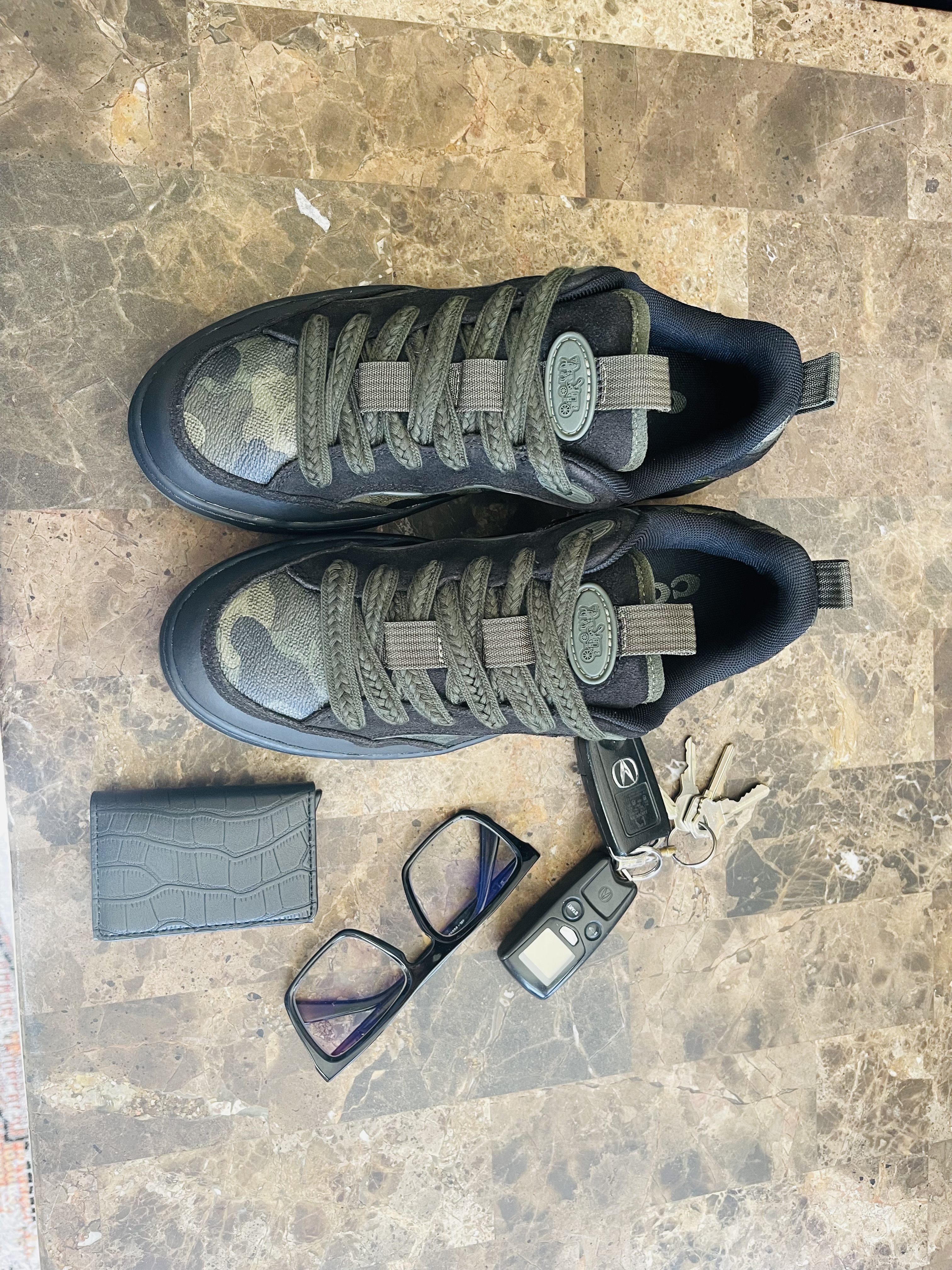 【Coach】 C203 Sneaker In Signature Canvas ◆国内発送◆ COACH® Outlet | C203 Sneaker In Signature Canvas
