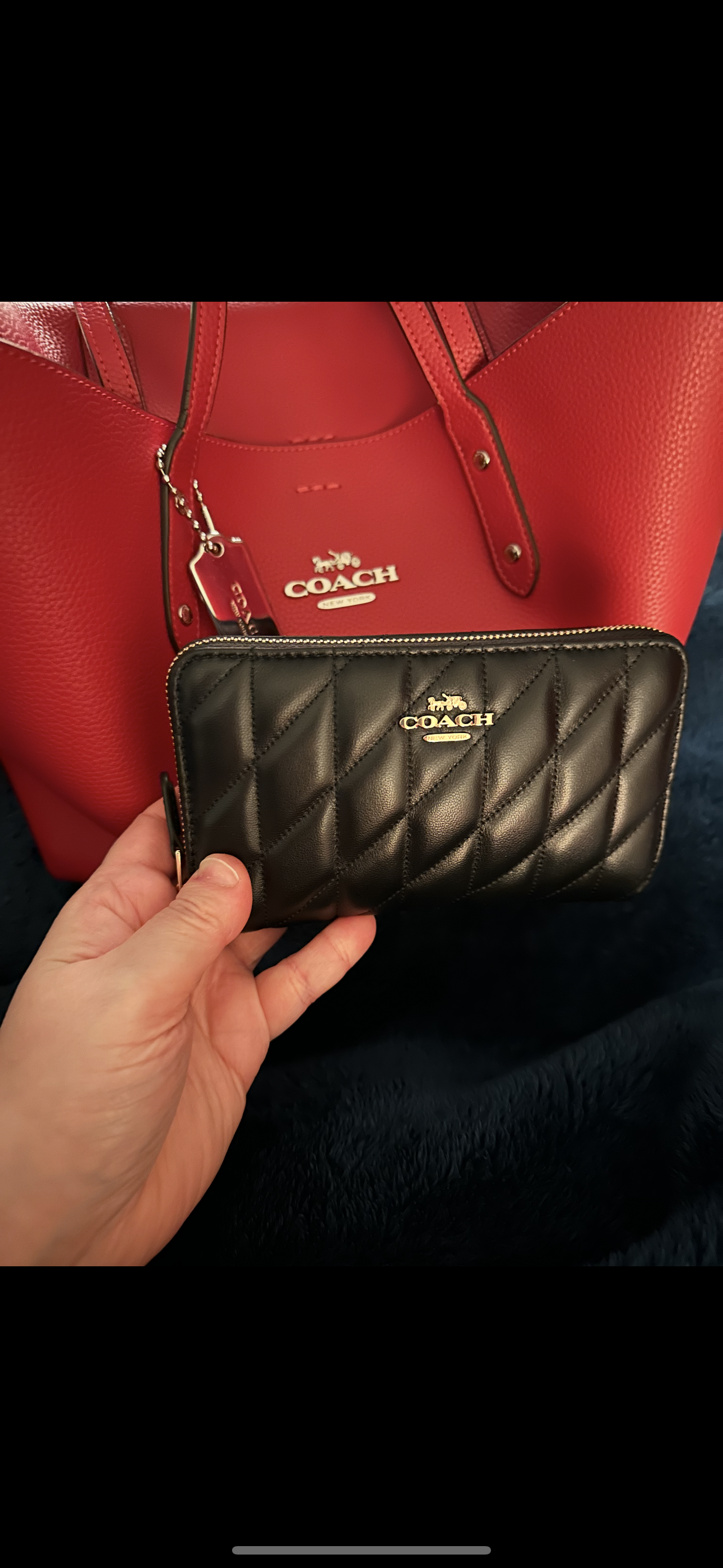 長財布 Medium Id Zip Wallet In Signature Canvas With Love Print COACH® Outlet | Medium Id Zip Wallet In Signature Canvas
