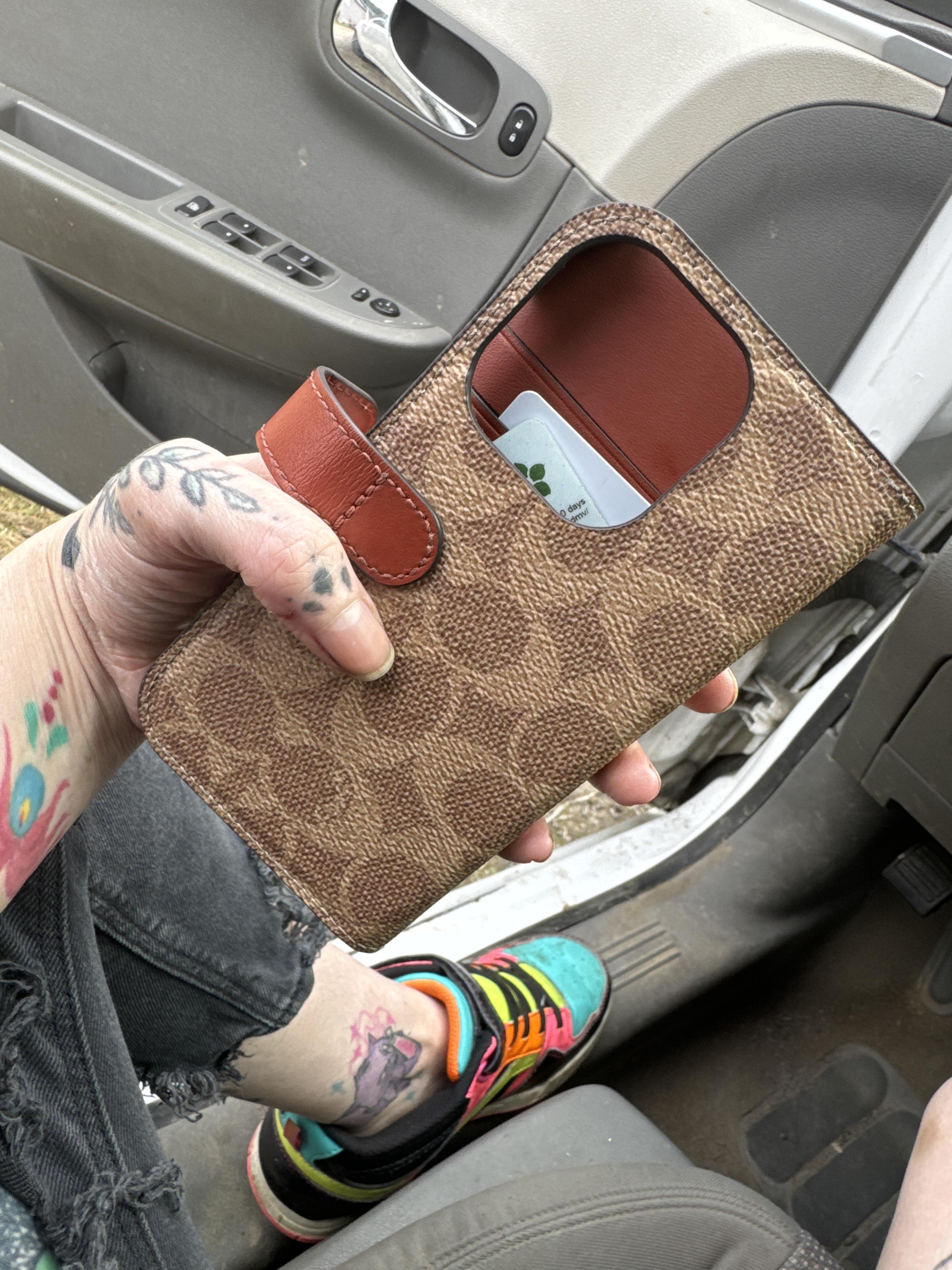 COACH® Outlet | Iphone 15 Folio In Signature Canvas