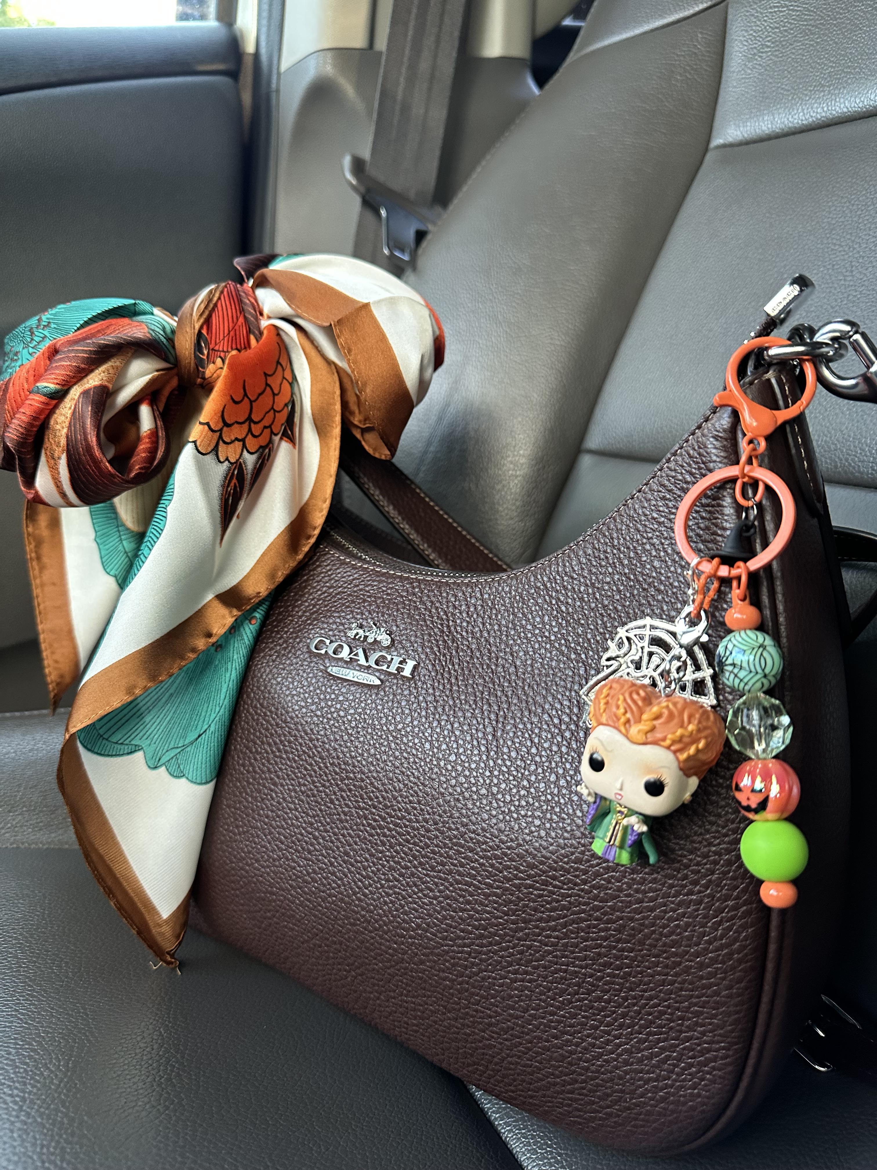 【COACH】いちごプリント＊テリ ホーボーバッグ CAL67 COACH® Outlet | Teri Hobo Bag With Strawberry Print