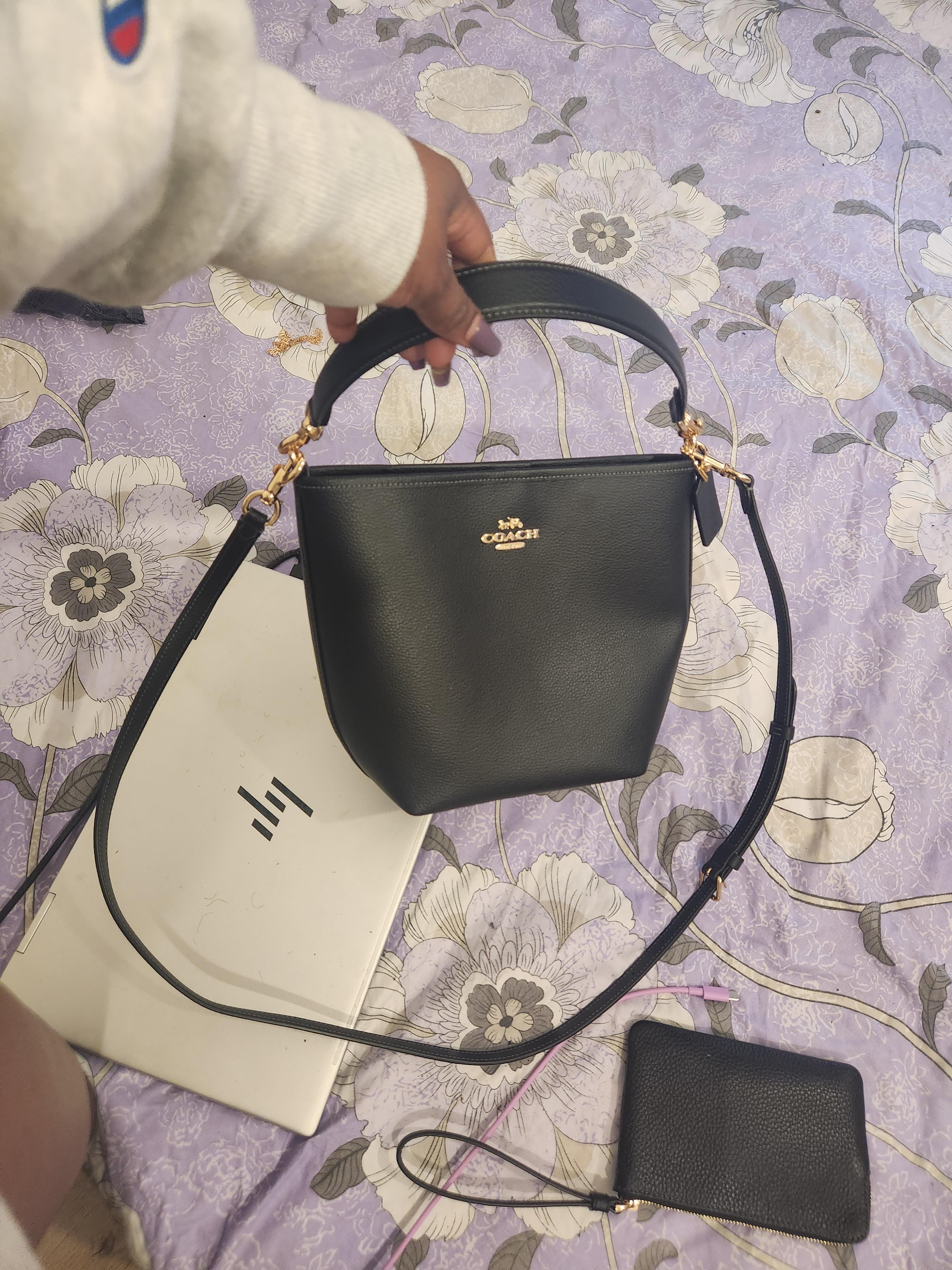 COACH® Outlet | City Bucket Bag In Signature Canvas COACH® Outlet | City Bucket Bag In Signature Canvas