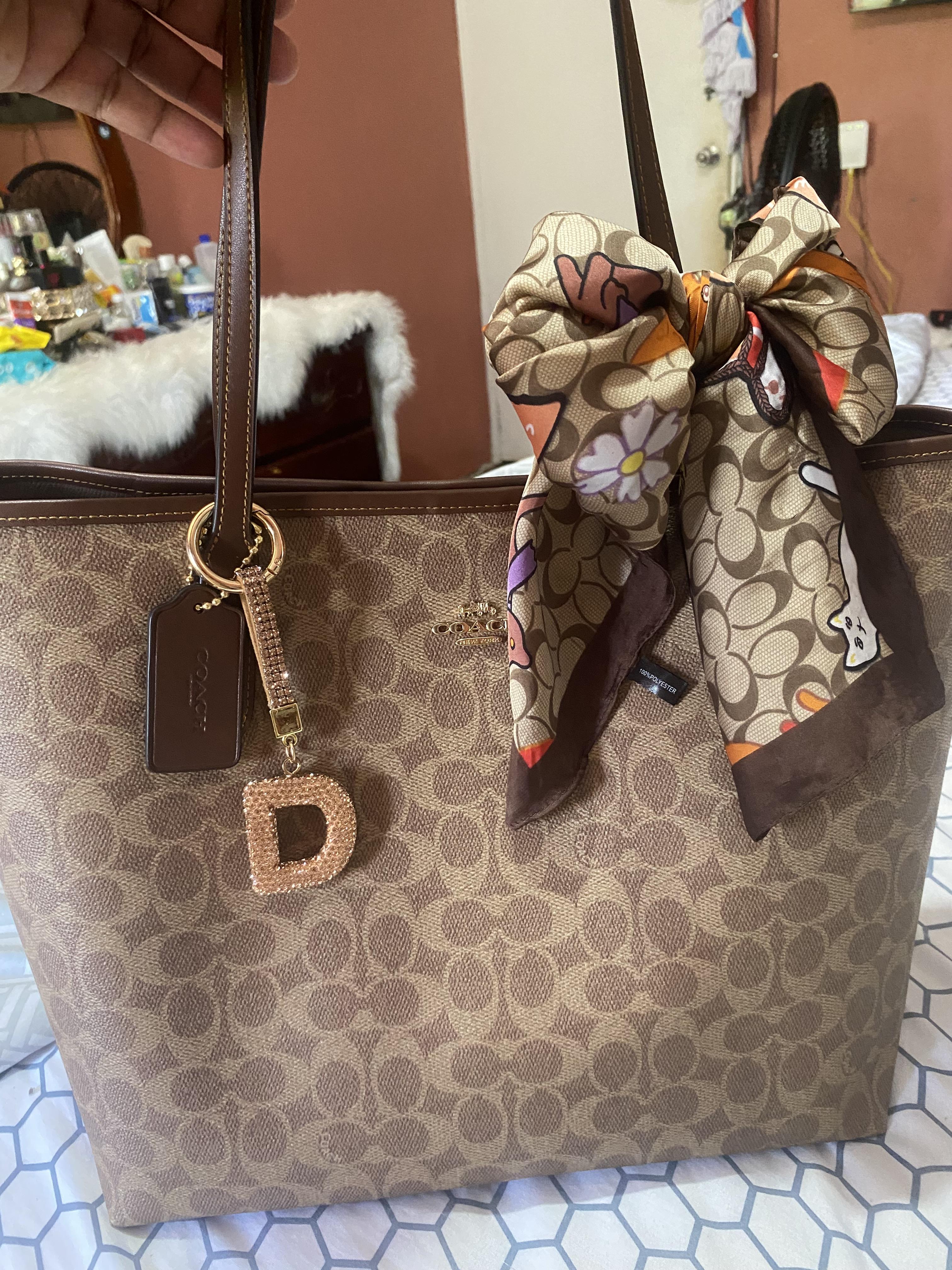 COACH® Outlet | City Tote Bag In Signature Canvas
