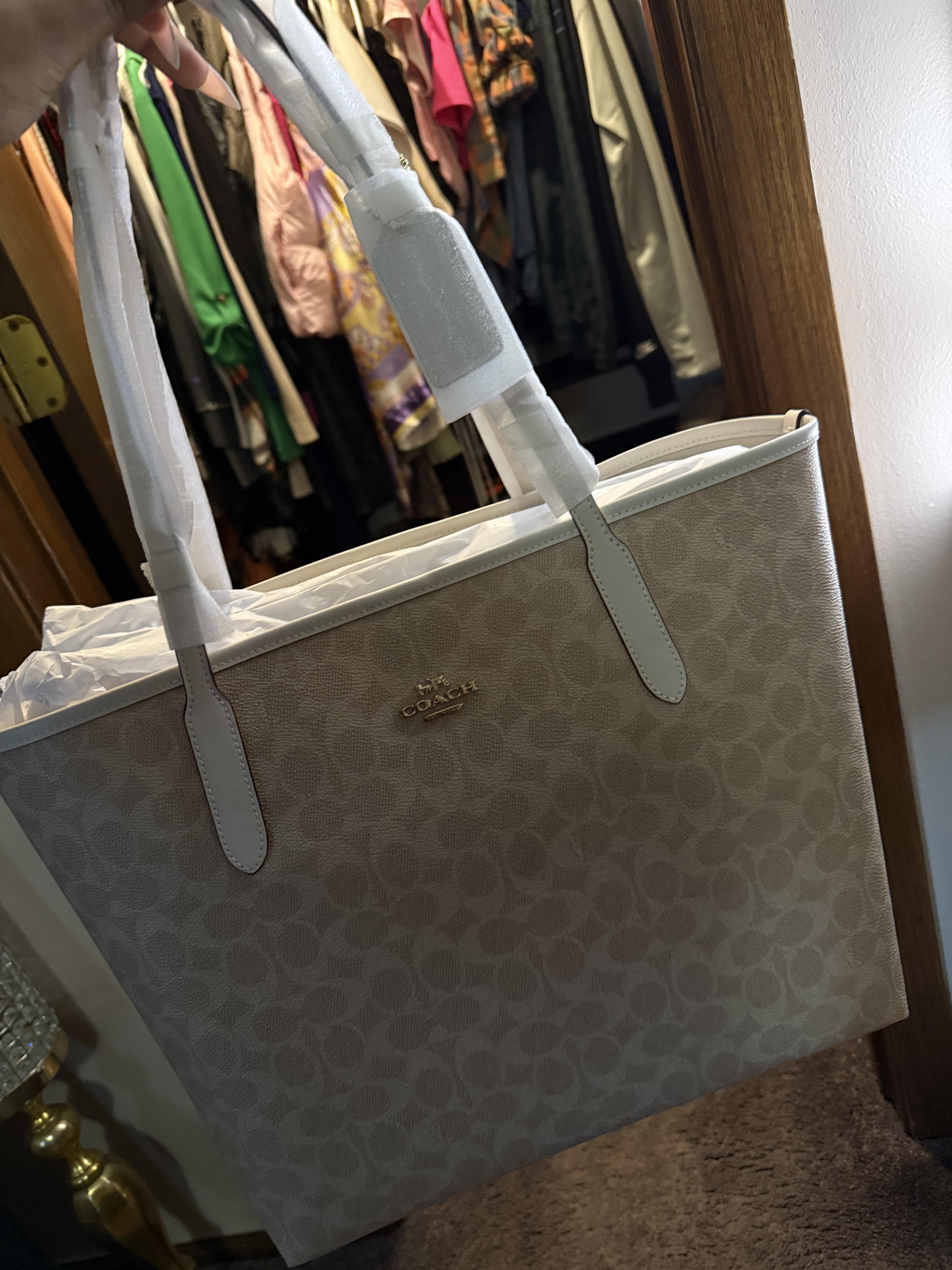 トートバッグ COACH City Tote Bag In Sketch Signature Canvas CBH89 COACH® Outlet | City Tote Bag In Sketch Signature Canvas