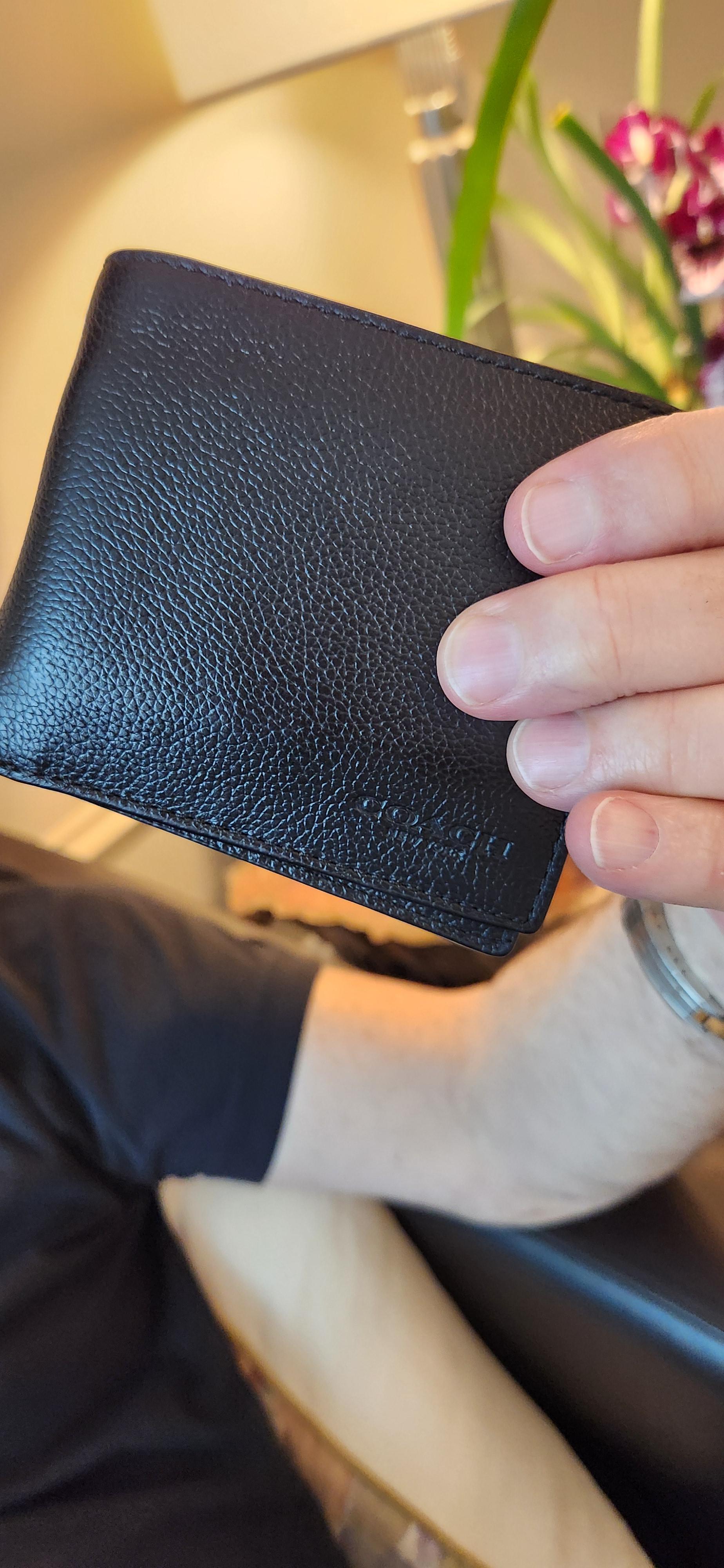 Coach コーチ ID BILLFOLD WALLET SIGNATURE【送料0/国内即発】 COACH® Outlet | Id Billfold Wallet