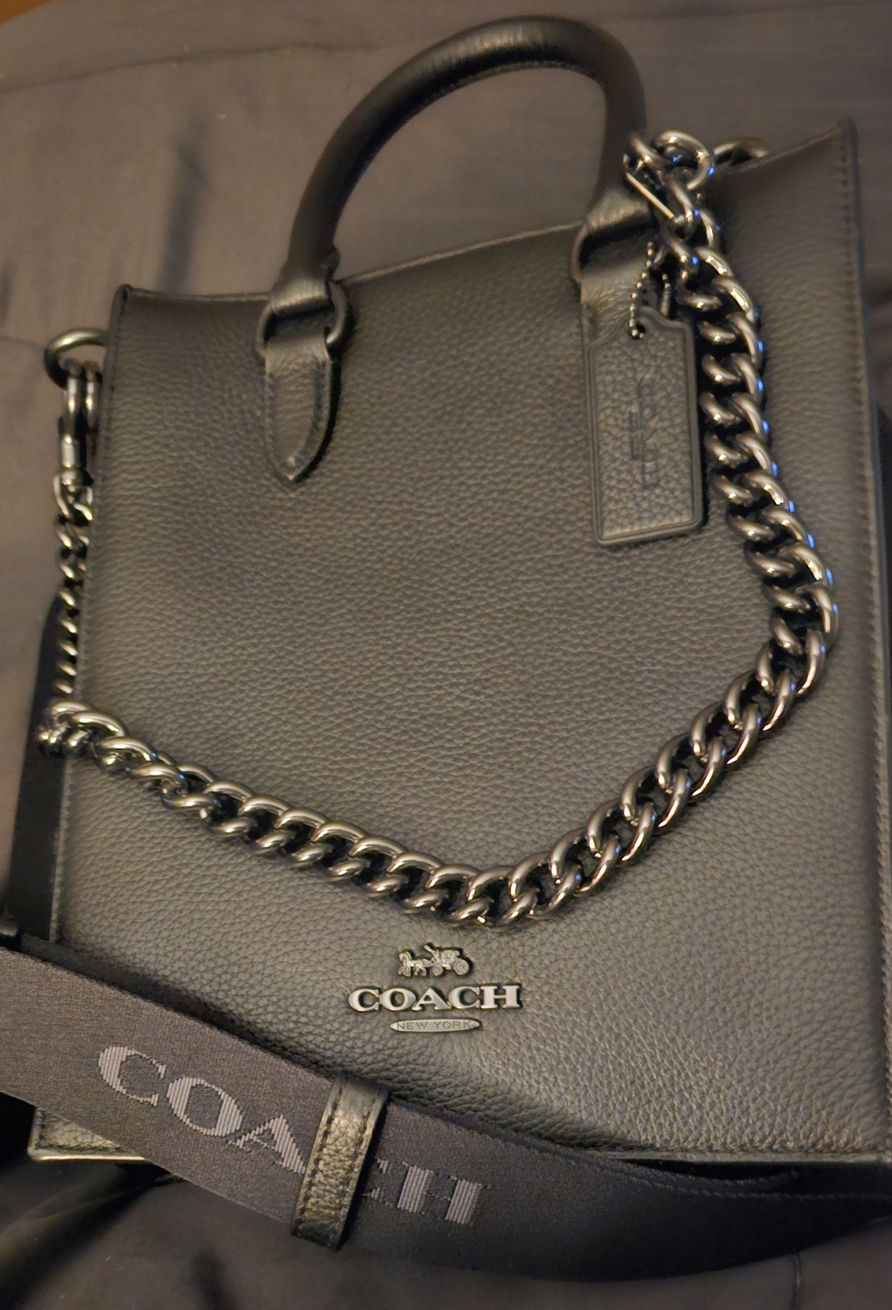 Coach*関税込*毎日使える*2way*シンプル*スタイリッシュ*Dylan Coach*関税込*毎日使える*2way*シンプル*スタイリッシュ*Dylan