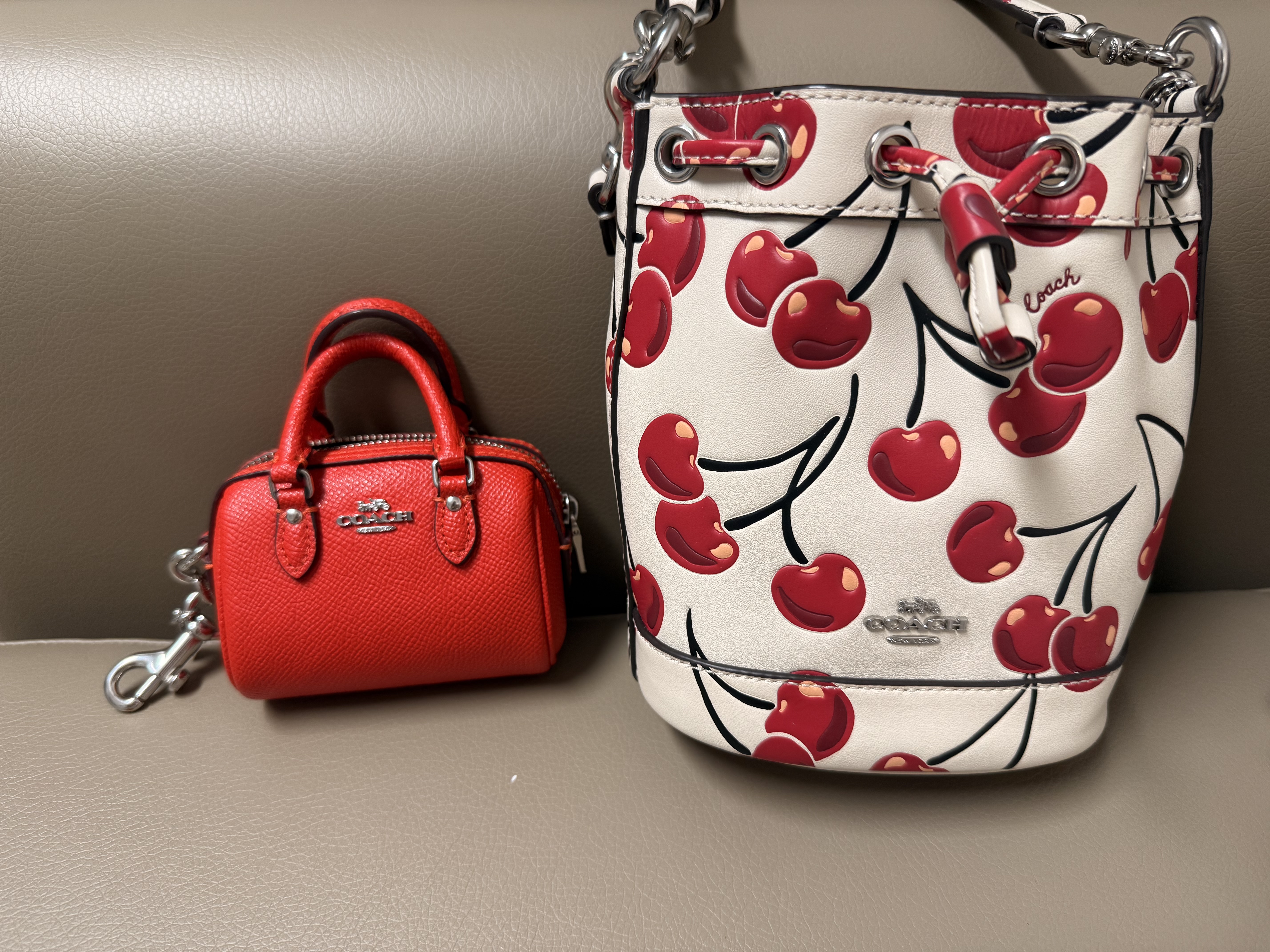 キーホルダー・キーリング COACH Mini Rowan Satchel CU279 Mini Tote Bag Charm CU280 COACH® Outlet | Mini Rowan Satchel Bag Charm