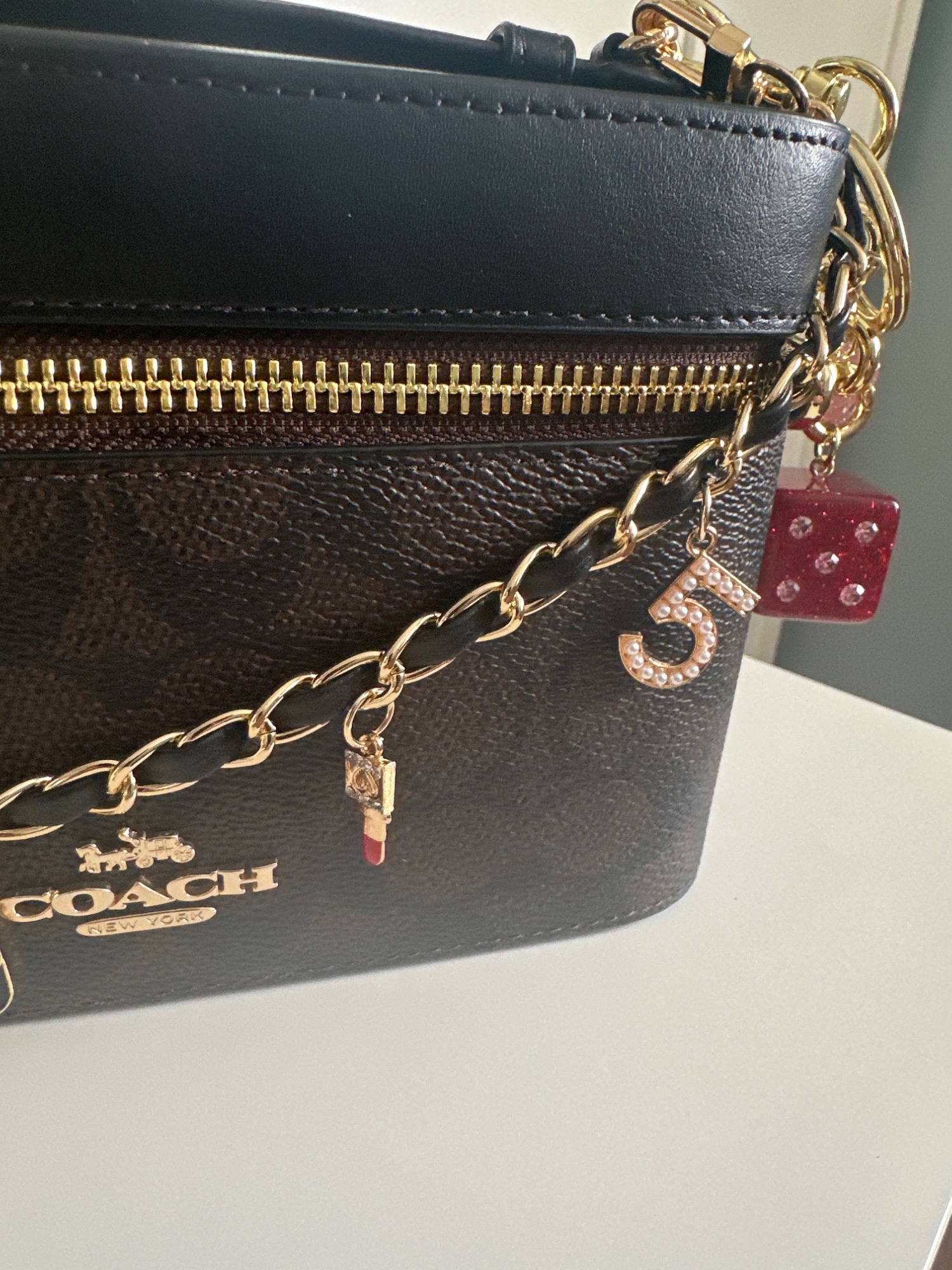 COACH ★コスメケース 在庫確認ください CW727 COACH® Outlet | Cosmetic Case
