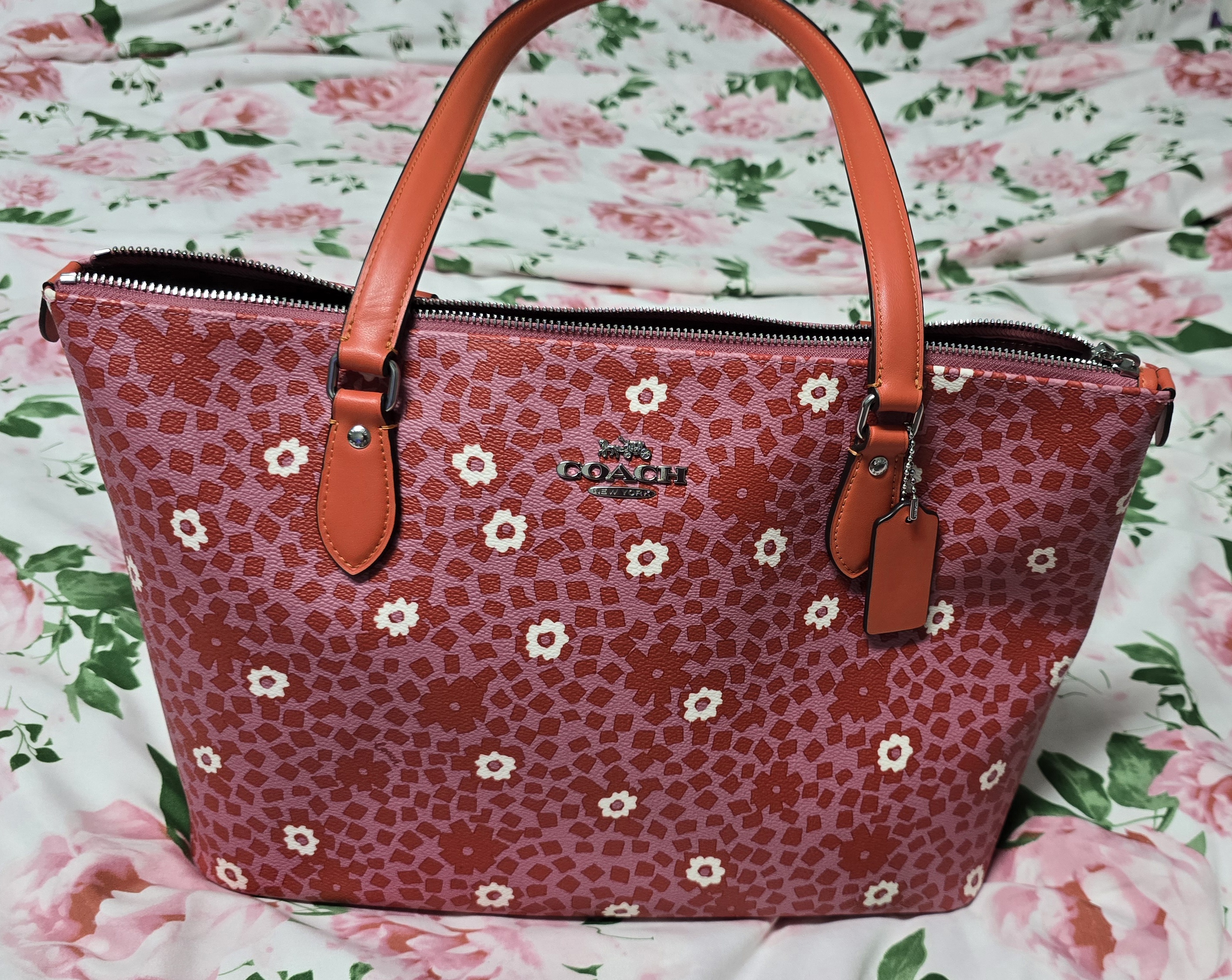 COACH® Outlet | Gallery Tote Bag In Signature Canvas