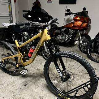 Santa Cruz Bronson 5 C R 2025 Bike | Jenson USA