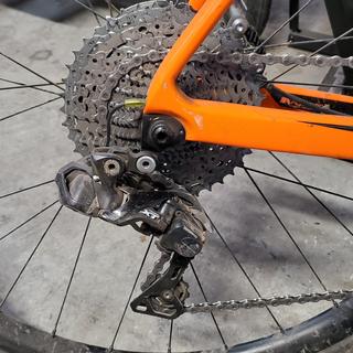 Shimano XT Di2 RD-M8050 Rear Derailleur | Jenson USA