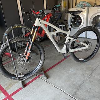 Ibis Mojo Logo Carbon Wheel Deore Bike 2022 Jenson USA - Main Image