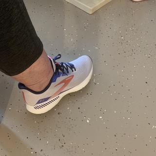 Launch 8 GTS: Women's Energy Return Running Shoes | Brooks