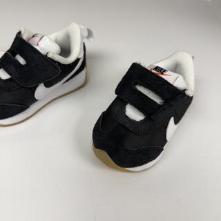 ส่งโดย Baby shoes