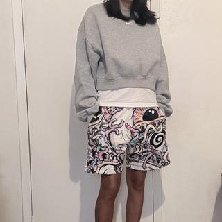Submitted by Nike cropped crew sweater