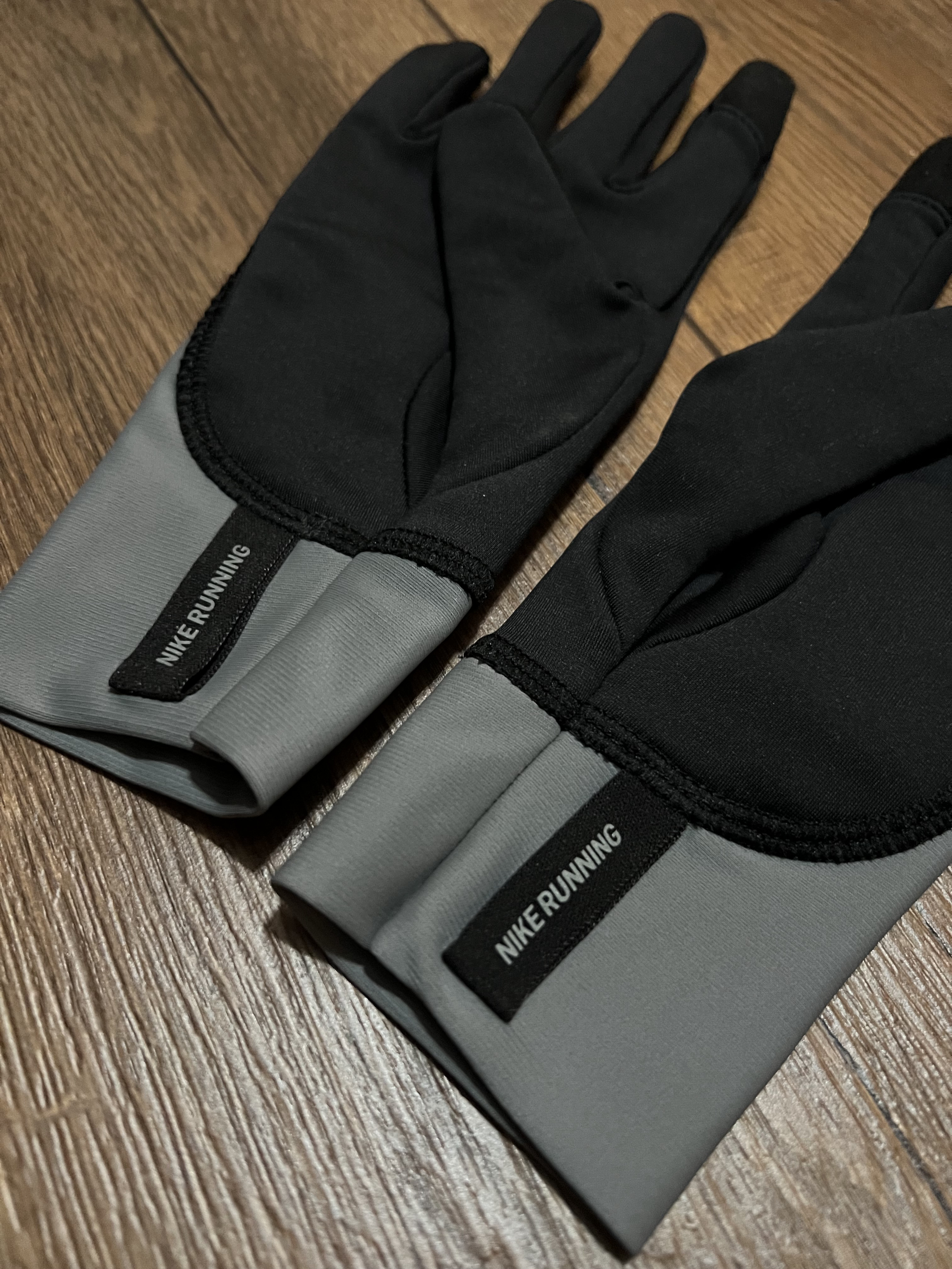 nike women's shield running gloves