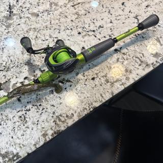 Lew's Mach 2 Baitcast Combo | SCHEELS.com Lew's Mach 2 Baitcast Combo | SCHEELS.com